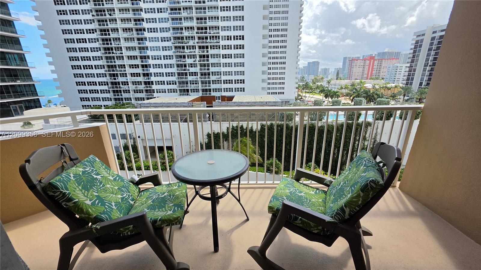 See details 6G 2 / 2 1240 sq. ft. $ 2026-10-02 0 Photo