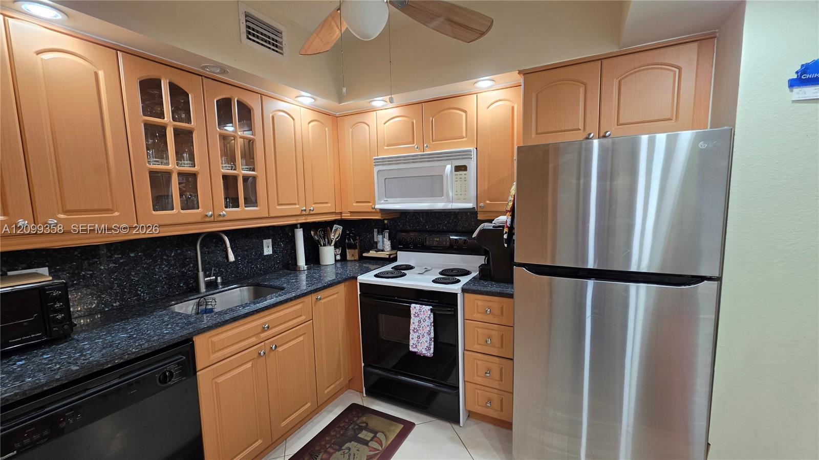See details 6G 2 / 2 1240 sq. ft. $ 2026-10-02 0 Photo