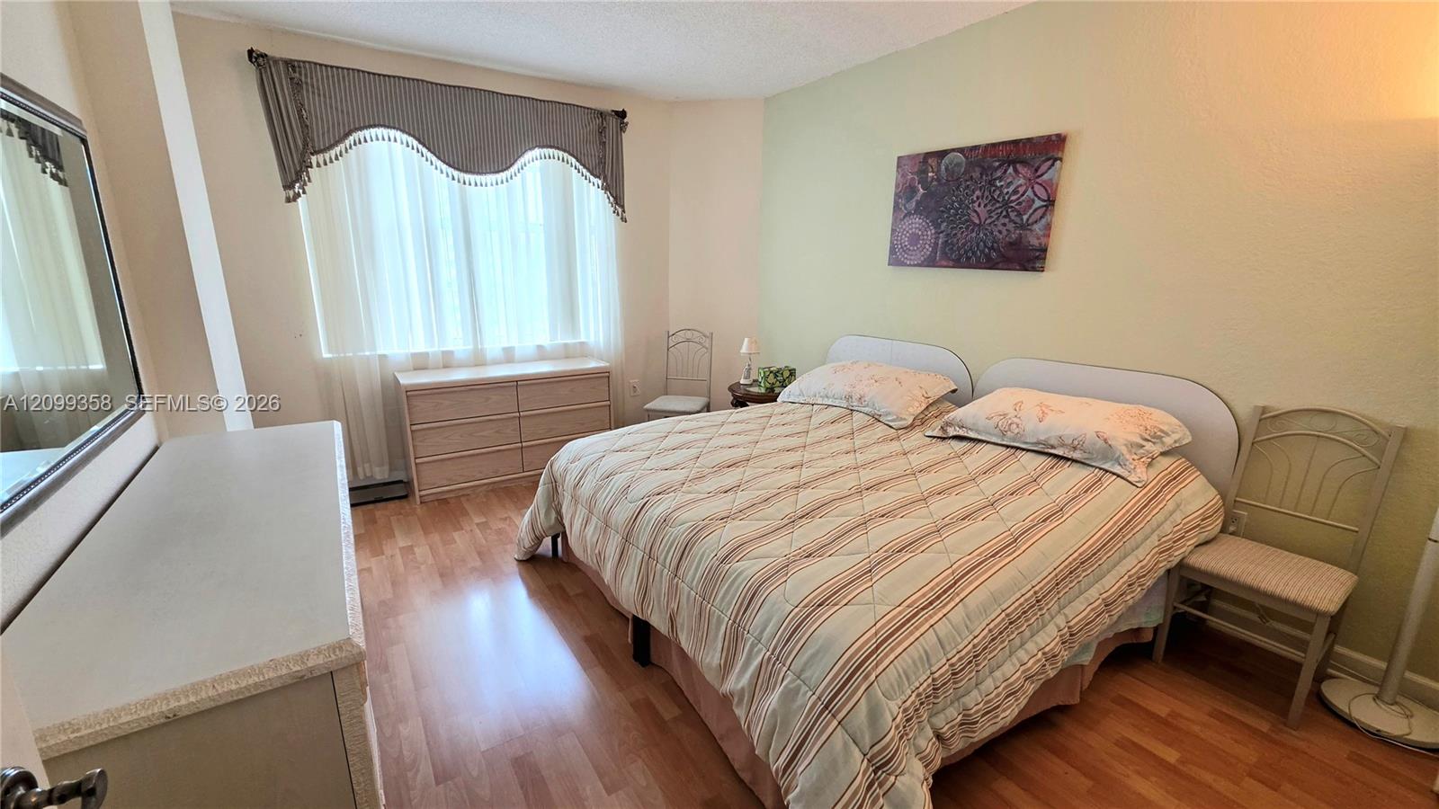 See details 6G 2 / 2 1240 sq. ft. $ 2026-10-02 0 Photo