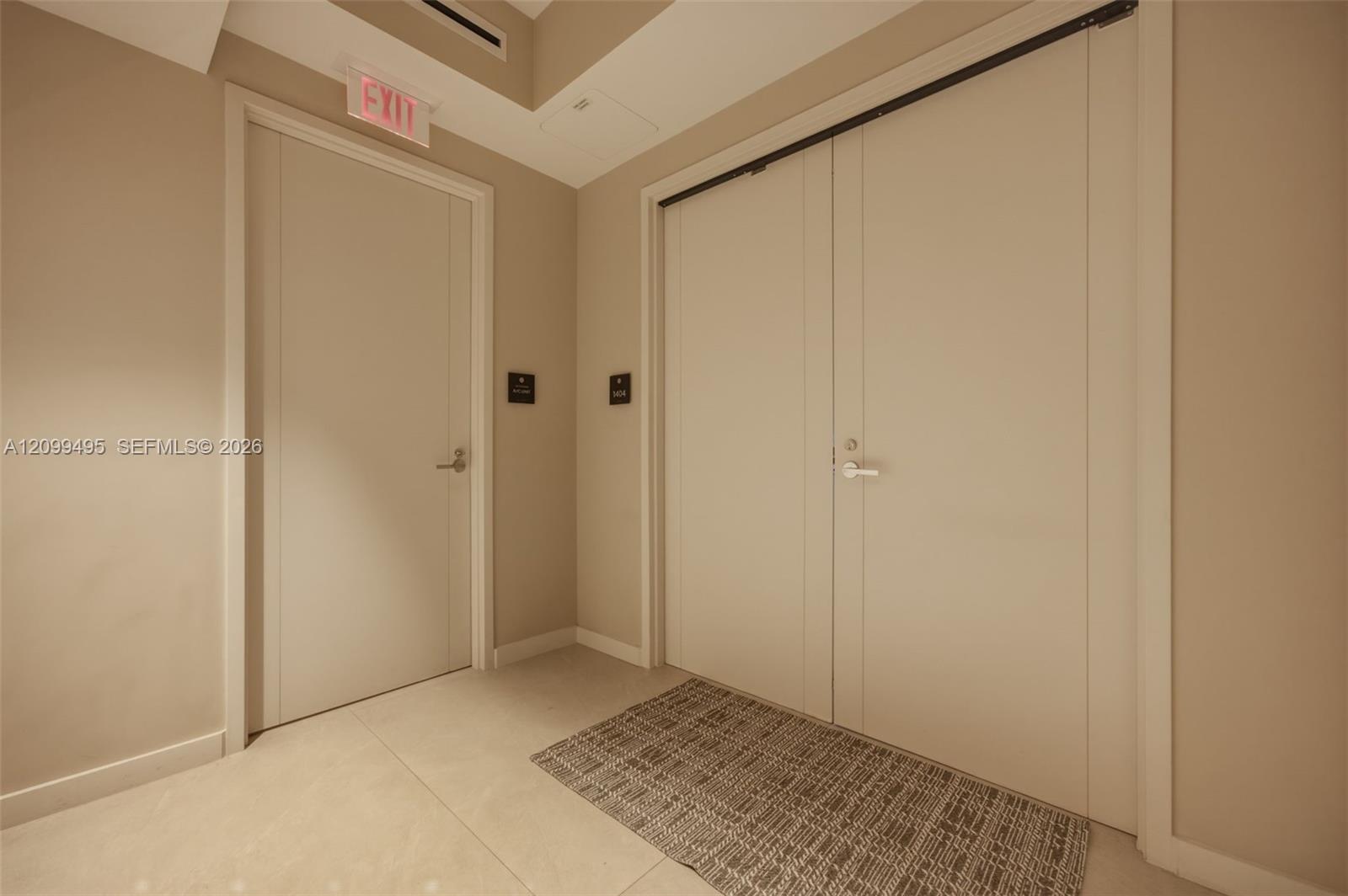 1404 4 / 6 3252 sq. ft. $ 2026-10-02 0 Photo