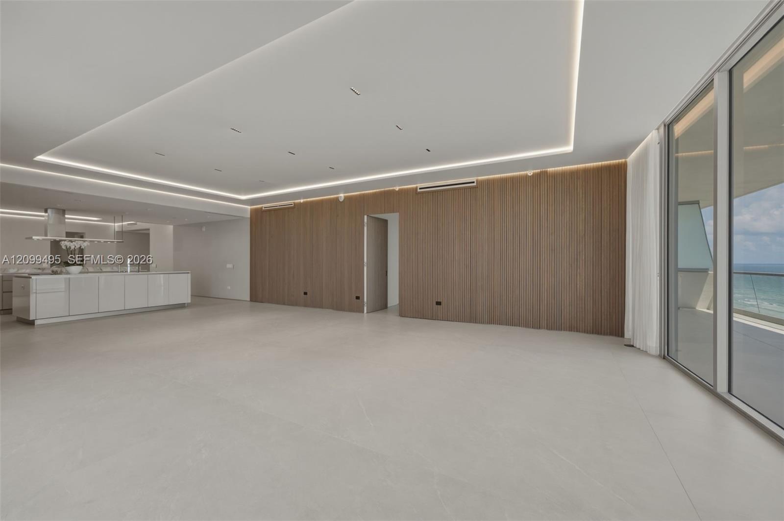 1404 4 / 6 3252 sq. ft. $ 2026-10-02 0 Photo