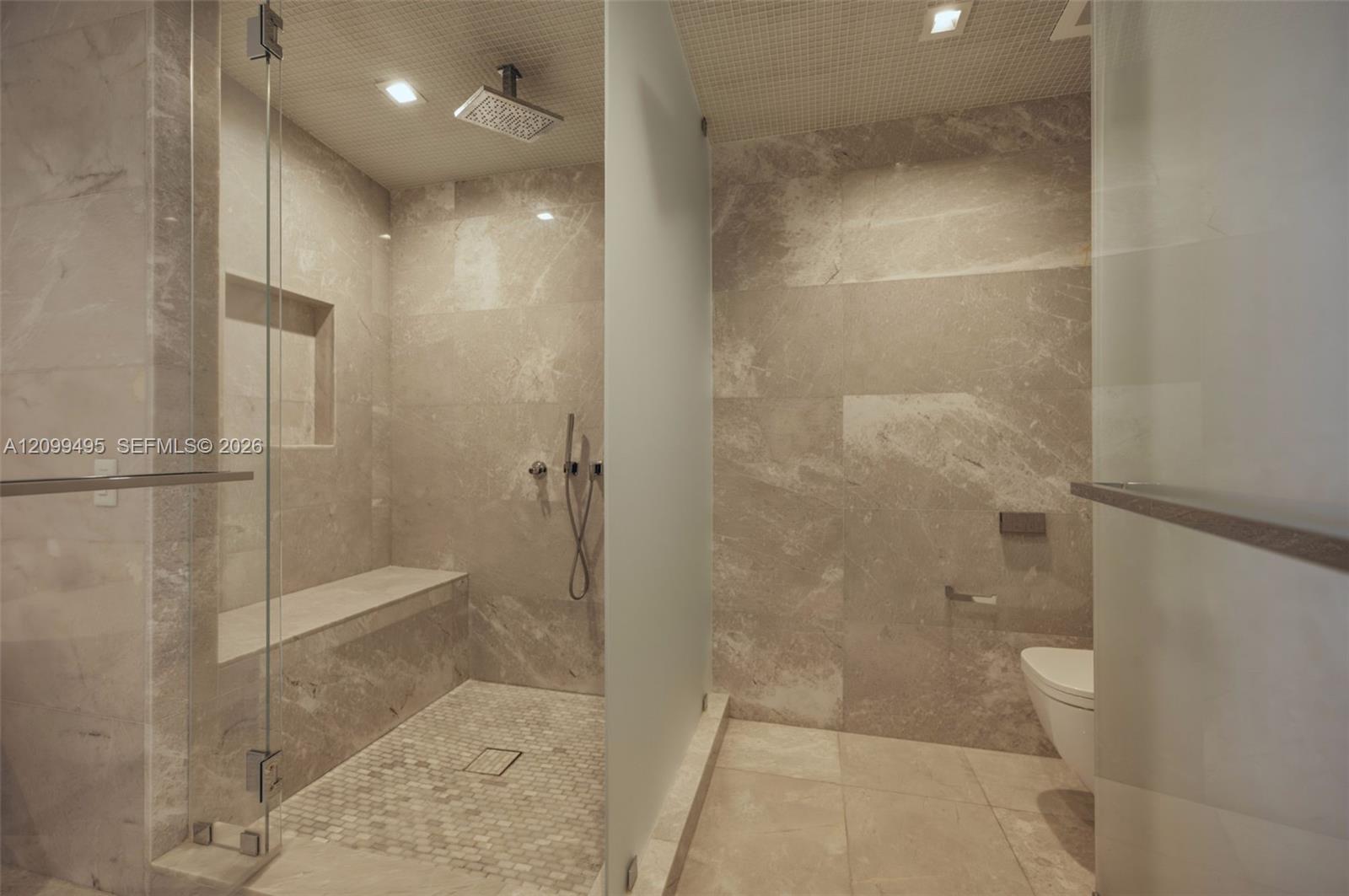 1404 4 / 6 3252 sq. ft. $ 2026-10-02 0 Photo