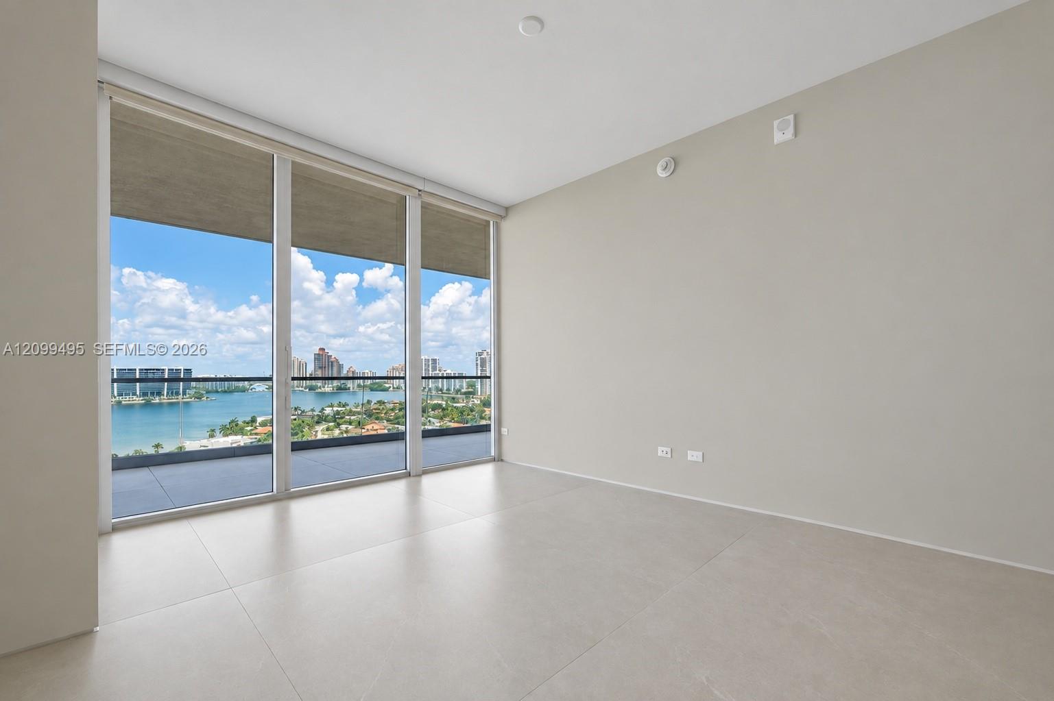 1404 4 / 6 3252 sq. ft. $ 2026-10-02 0 Photo