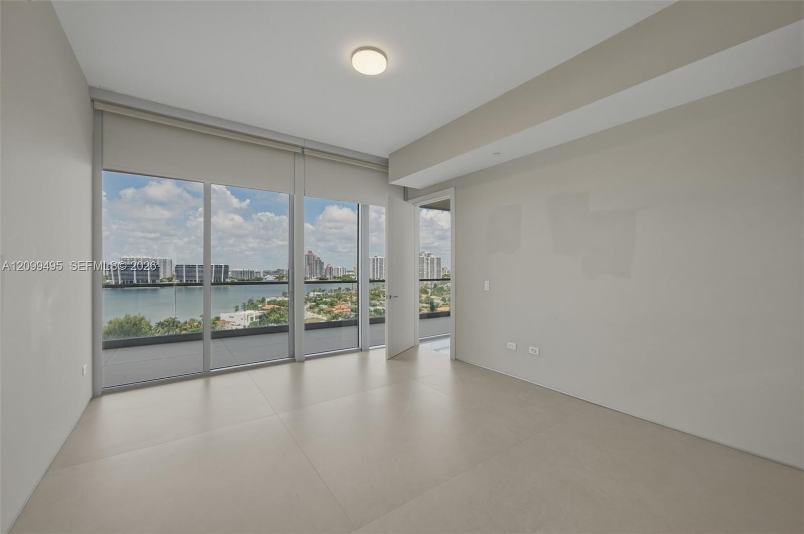 1404 4 / 6 3252 sq. ft. $ 2026-10-02 0 Photo