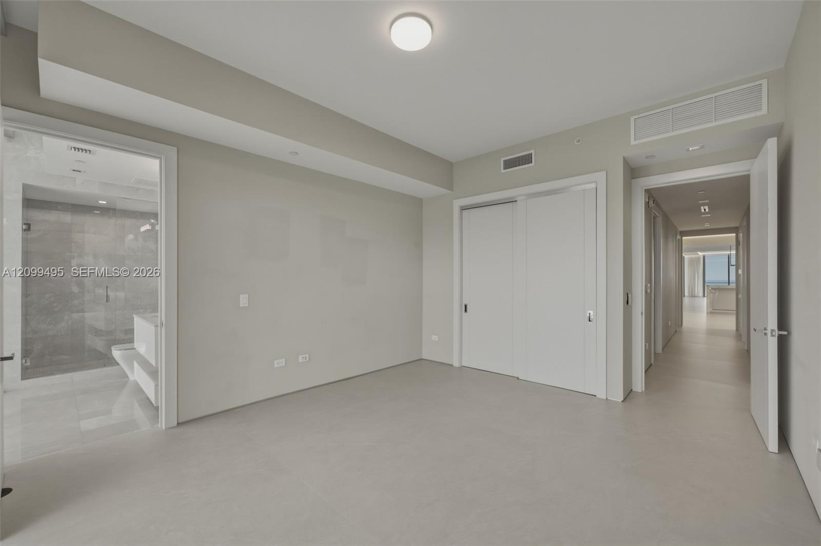1404 4 / 6 3252 sq. ft. $ 2026-10-02 0 Photo