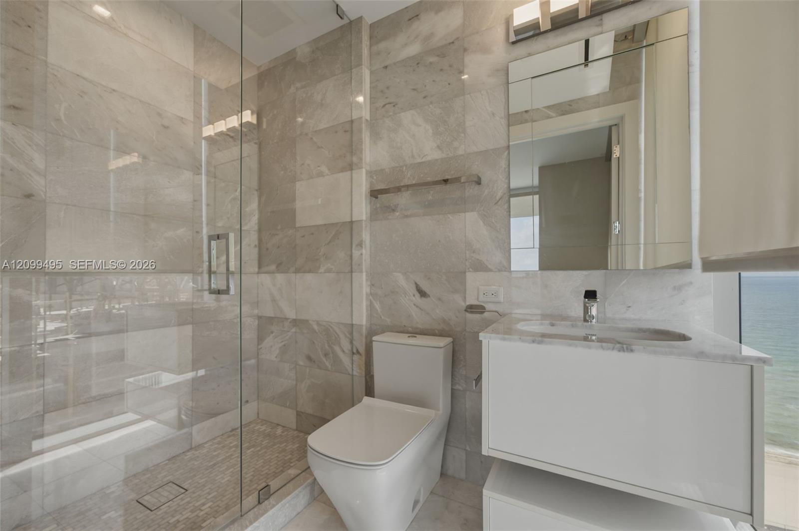 1404 4 / 6 3252 sq. ft. $ 2026-10-02 0 Photo