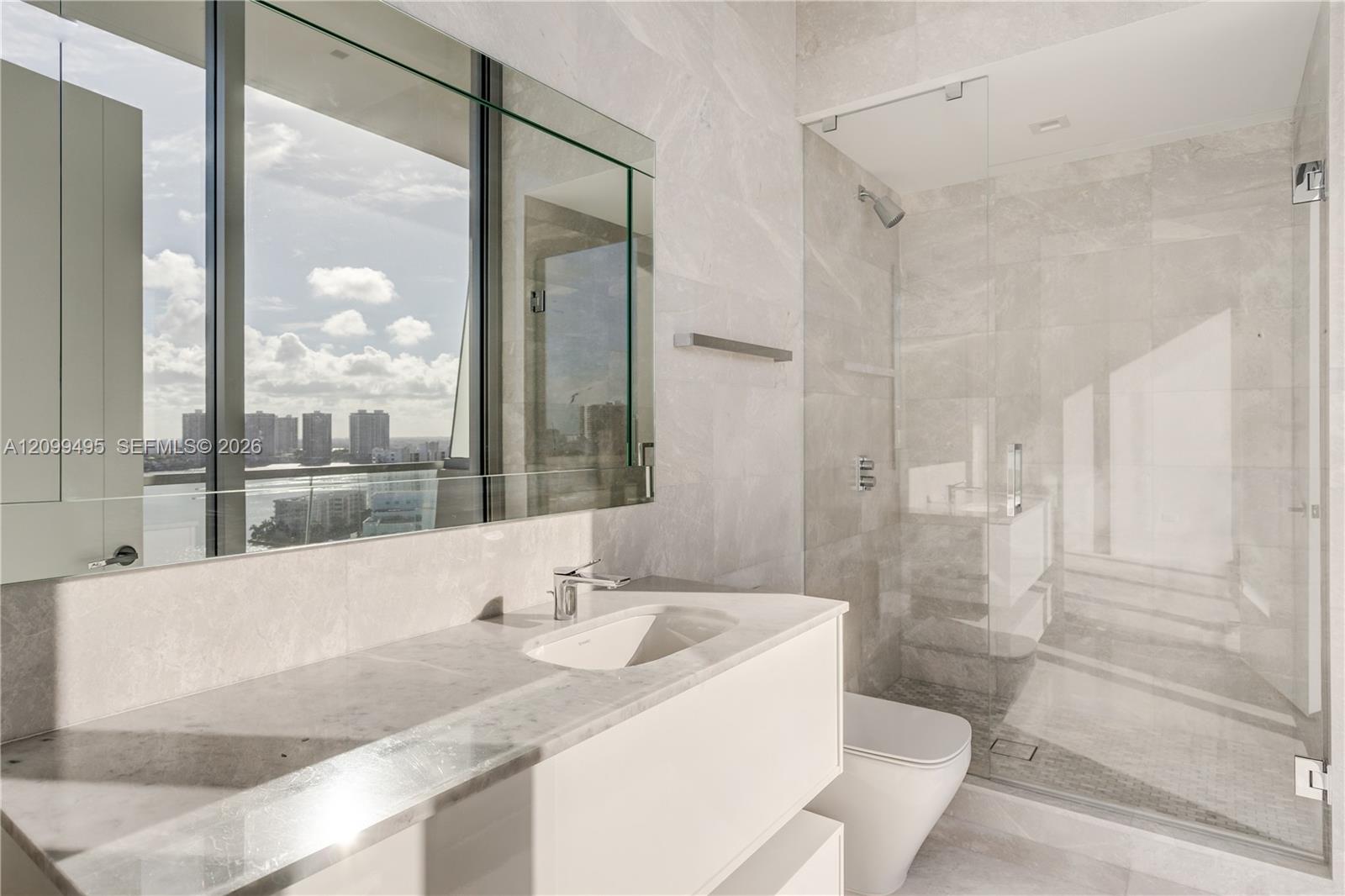 1404 4 / 6 3252 sq. ft. $ 2026-10-02 0 Photo