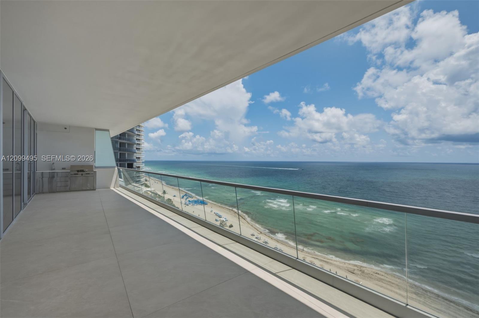 1404 4 / 6 3252 sq. ft. $ 2026-10-02 0 Photo