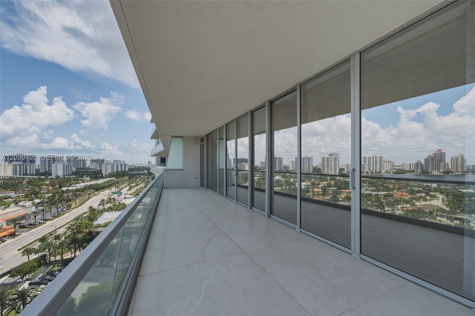 1404 4 / 6 3252 sq. ft. $ 2026-10-02 0 Photo