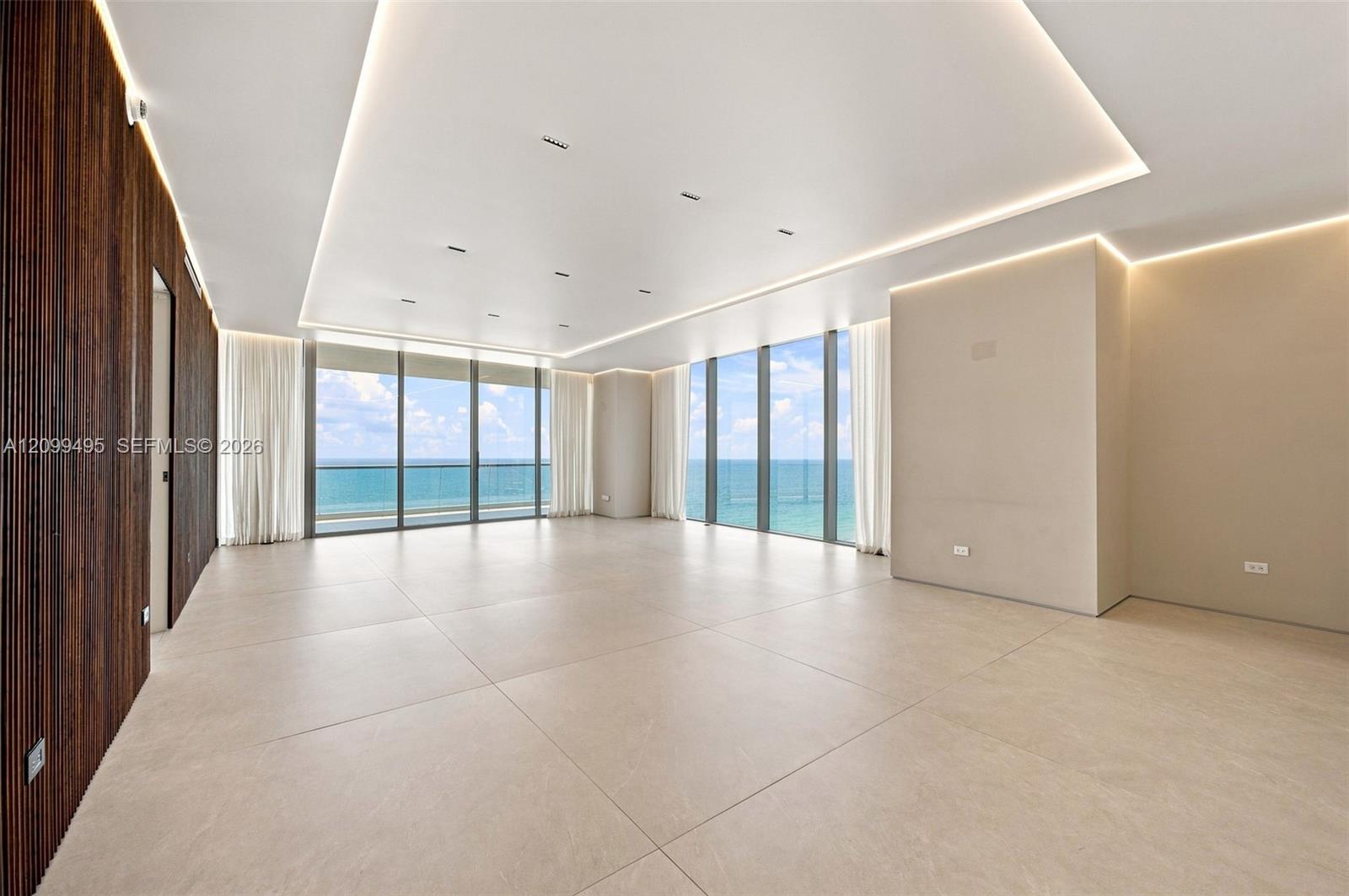 1404 4 / 6 3252 sq. ft. $ 2026-10-02 0 Photo