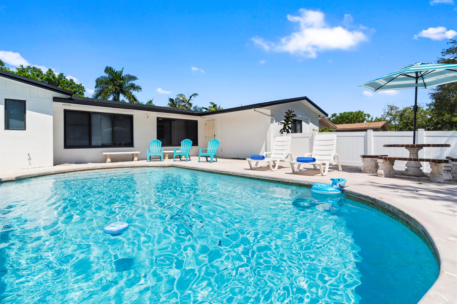   / 0 2500 sq. ft. $ 2026-10-04 0 foto