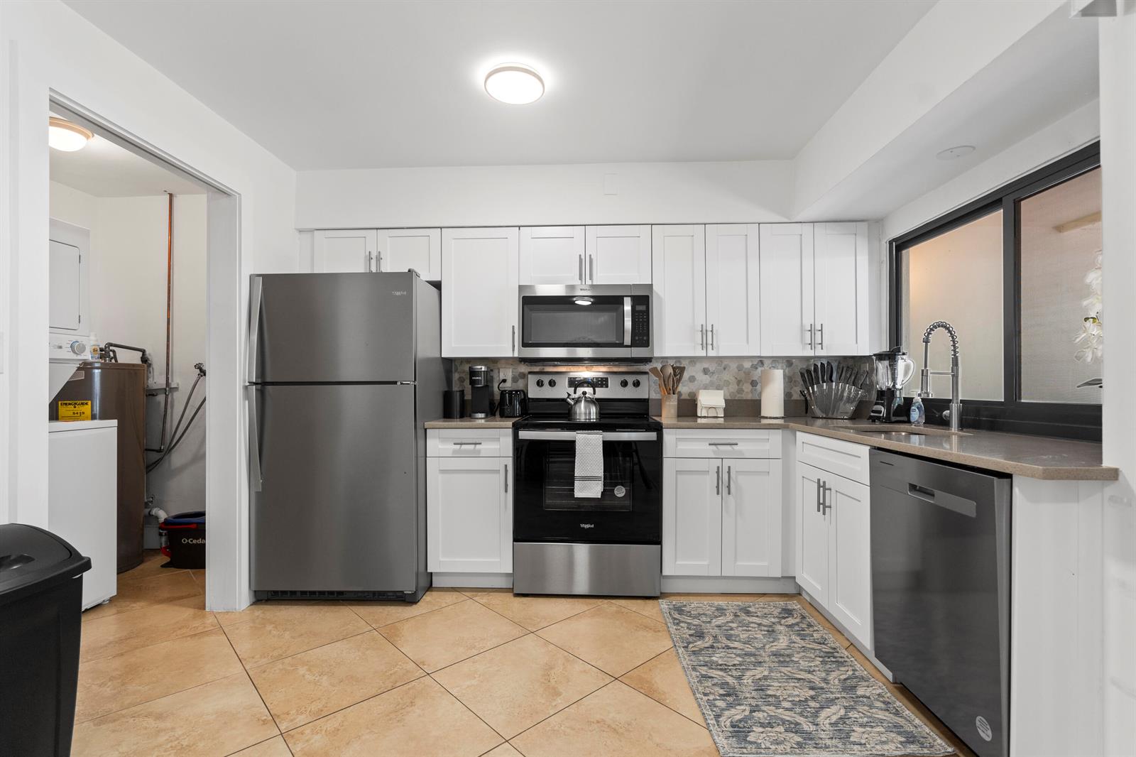   / 0 2500 sq. ft. $ 2026-10-04 0 foto