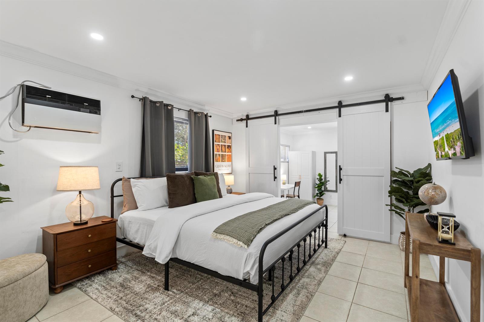   / 0 2500 sq. ft. $ 2026-10-04 0 foto