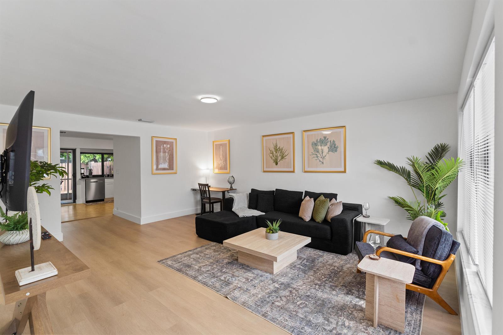   / 0 2500 sq. ft. $ 2026-10-04 0 foto