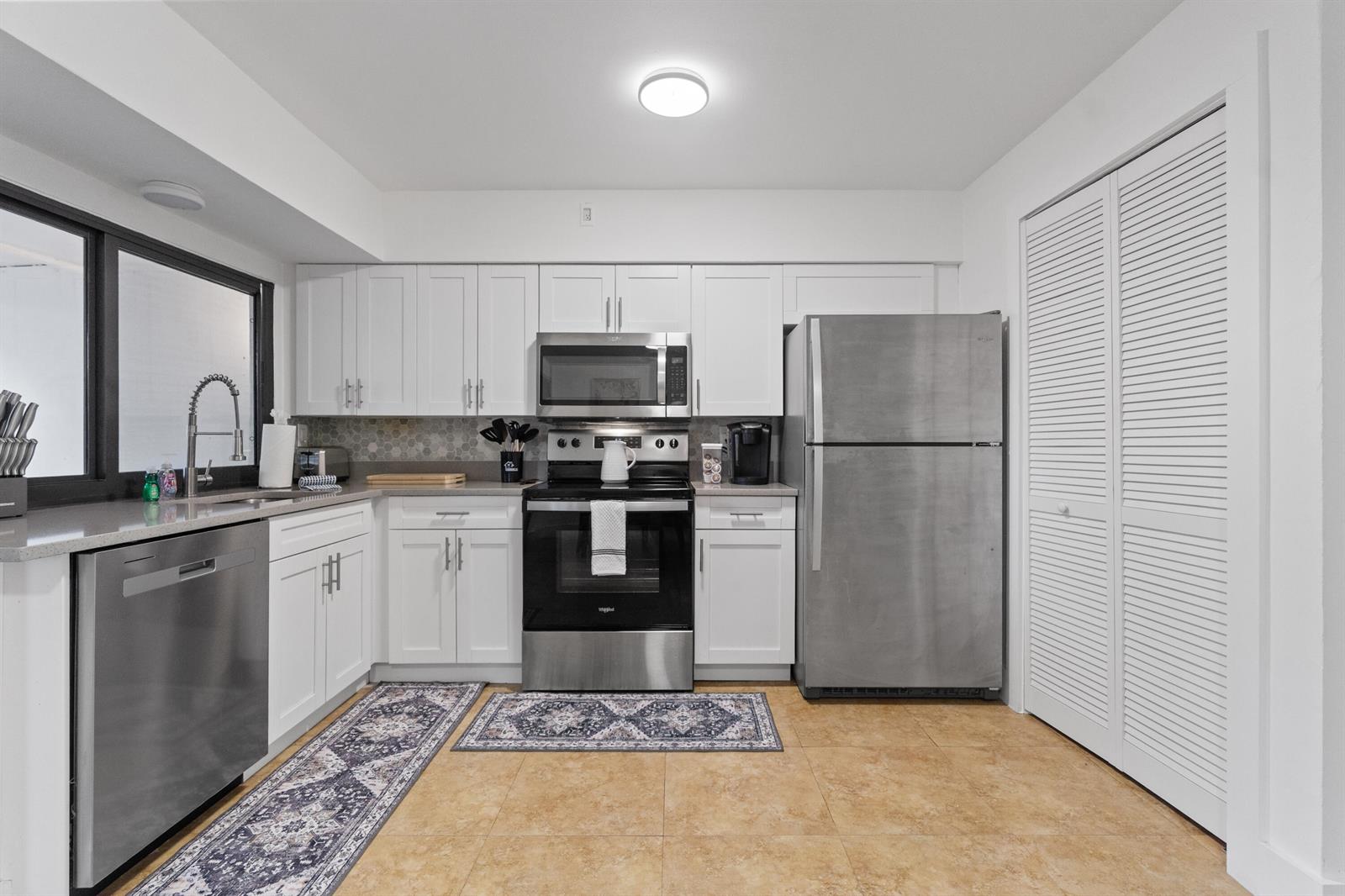   / 0 2500 sq. ft. $ 2026-10-04 0 foto