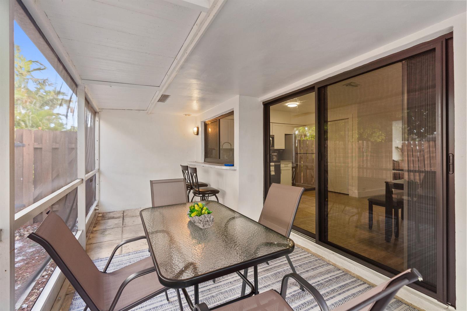   / 0 2500 sq. ft. $ 2026-10-04 0 foto