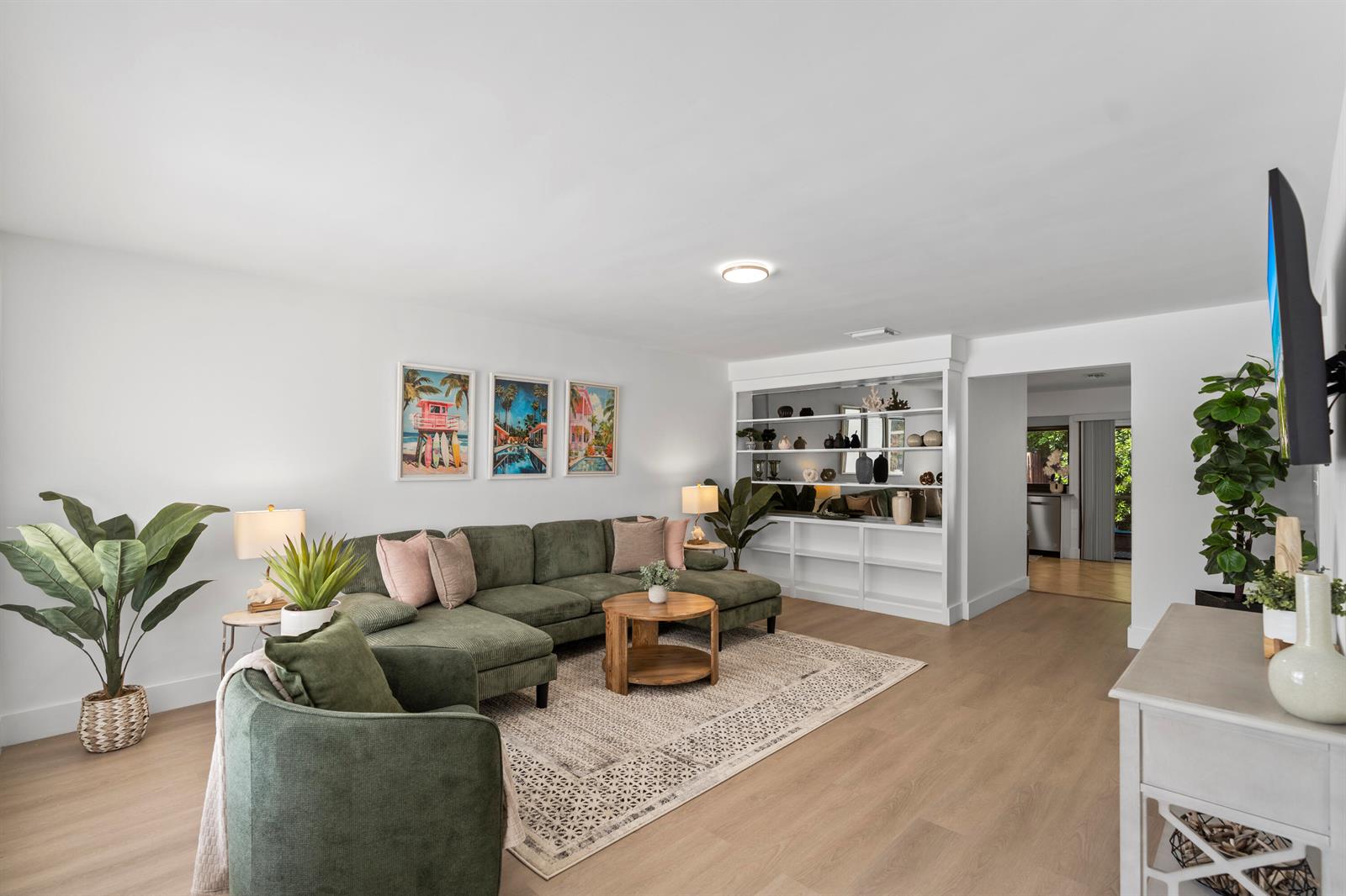   / 0 2500 sq. ft. $ 2026-10-04 0 foto