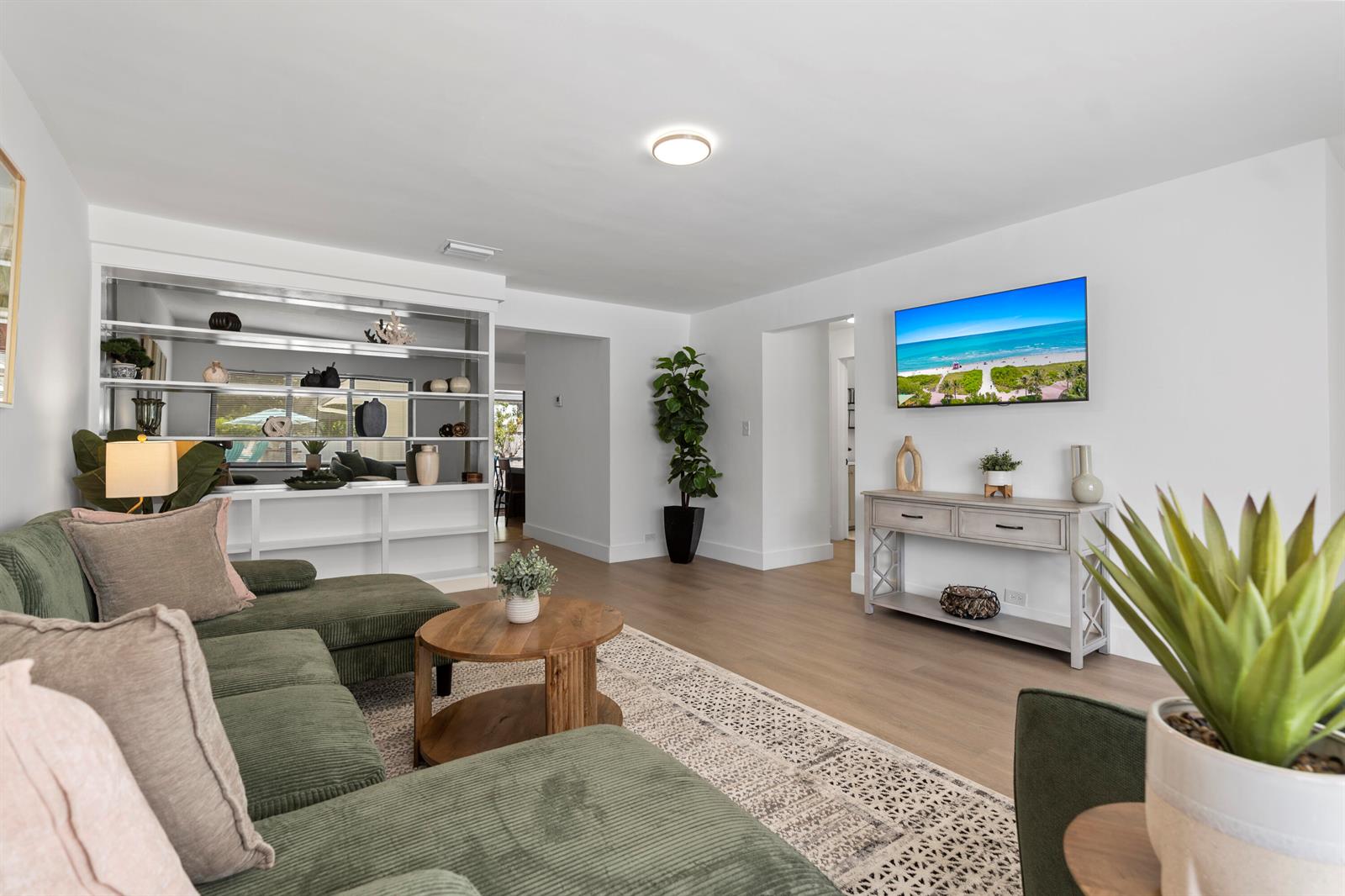   / 0 2500 sq. ft. $ 2026-10-04 0 foto