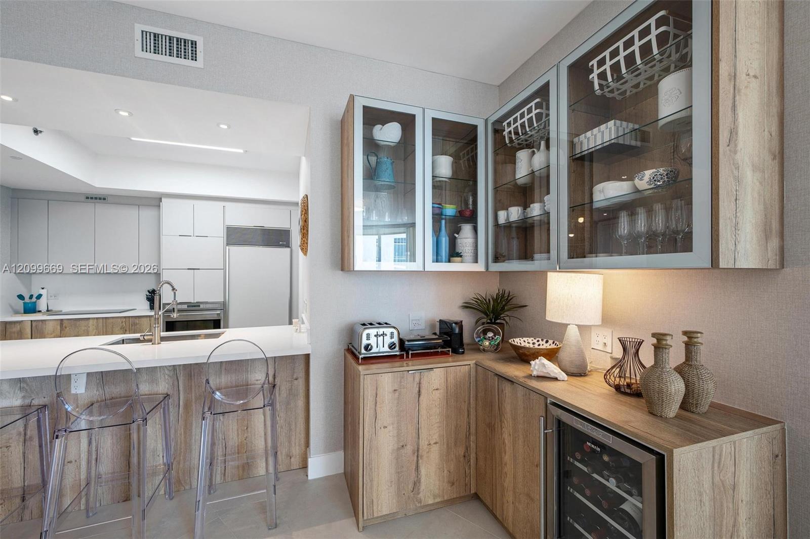 See details 1007 2 / 3 2106 sq. ft. $ 2026-10-02 0 Photo