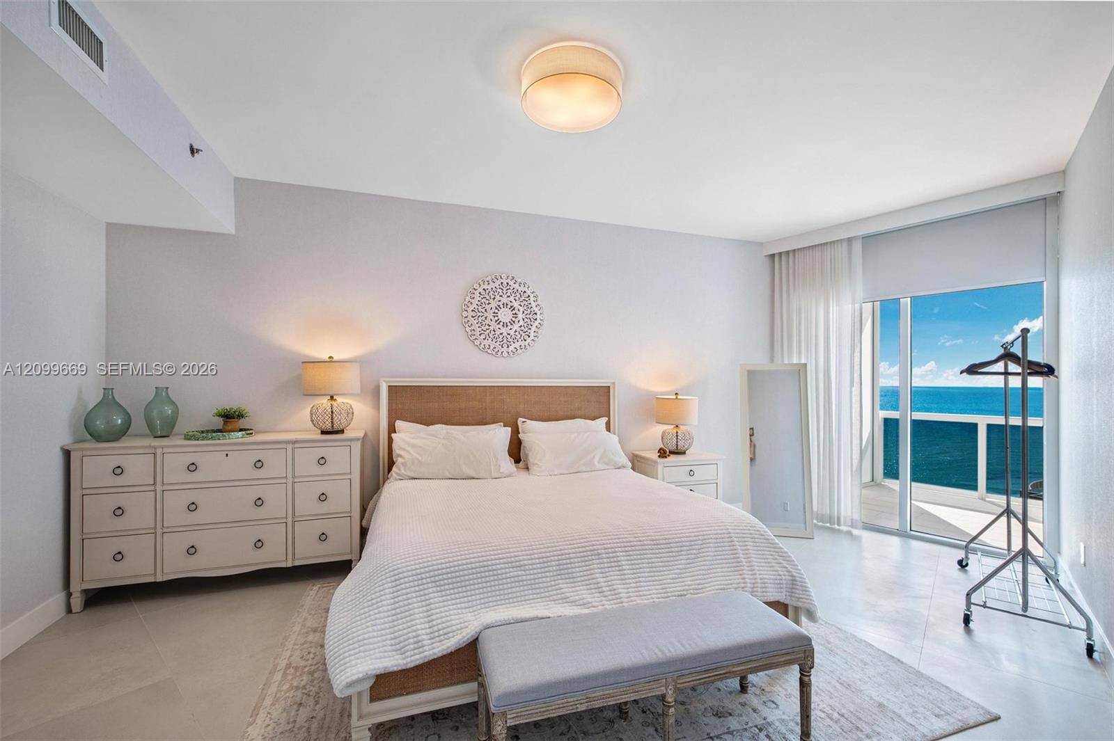 See details 1007 2 / 3 2106 sq. ft. $ 2026-10-02 0 Photo