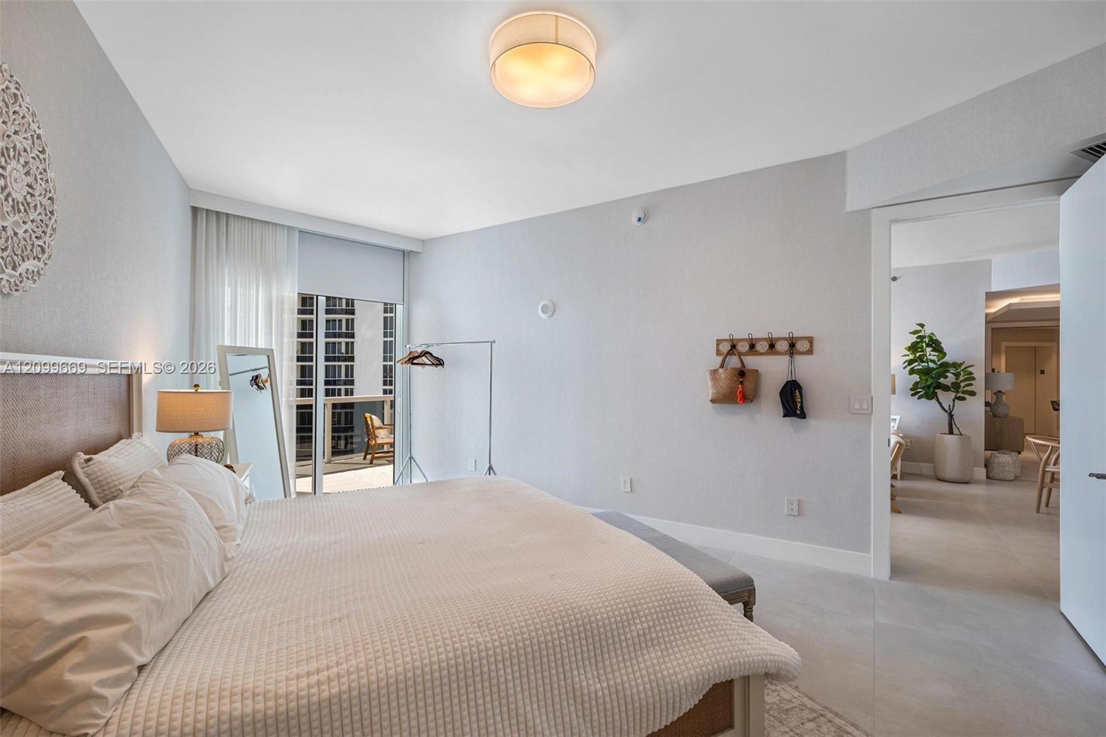 See details 1007 2 / 3 2106 sq. ft. $ 2026-10-02 0 Photo