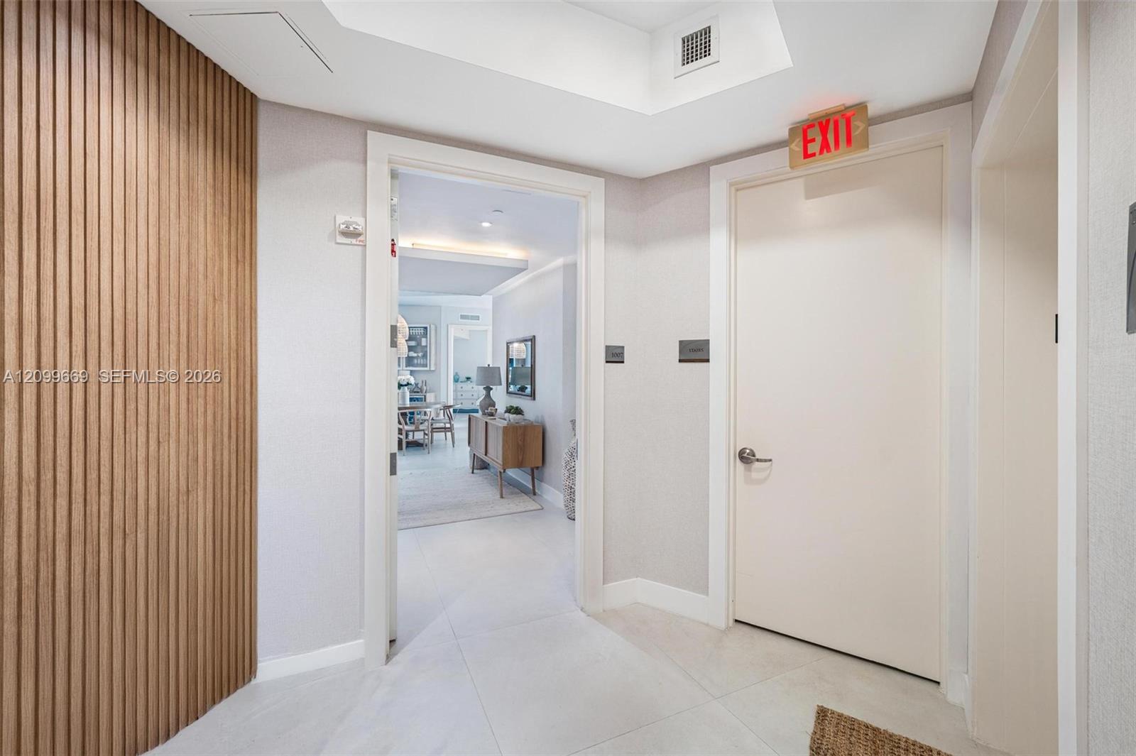 See details 1007 2 / 3 2106 sq. ft. $ 2026-10-02 0 Photo