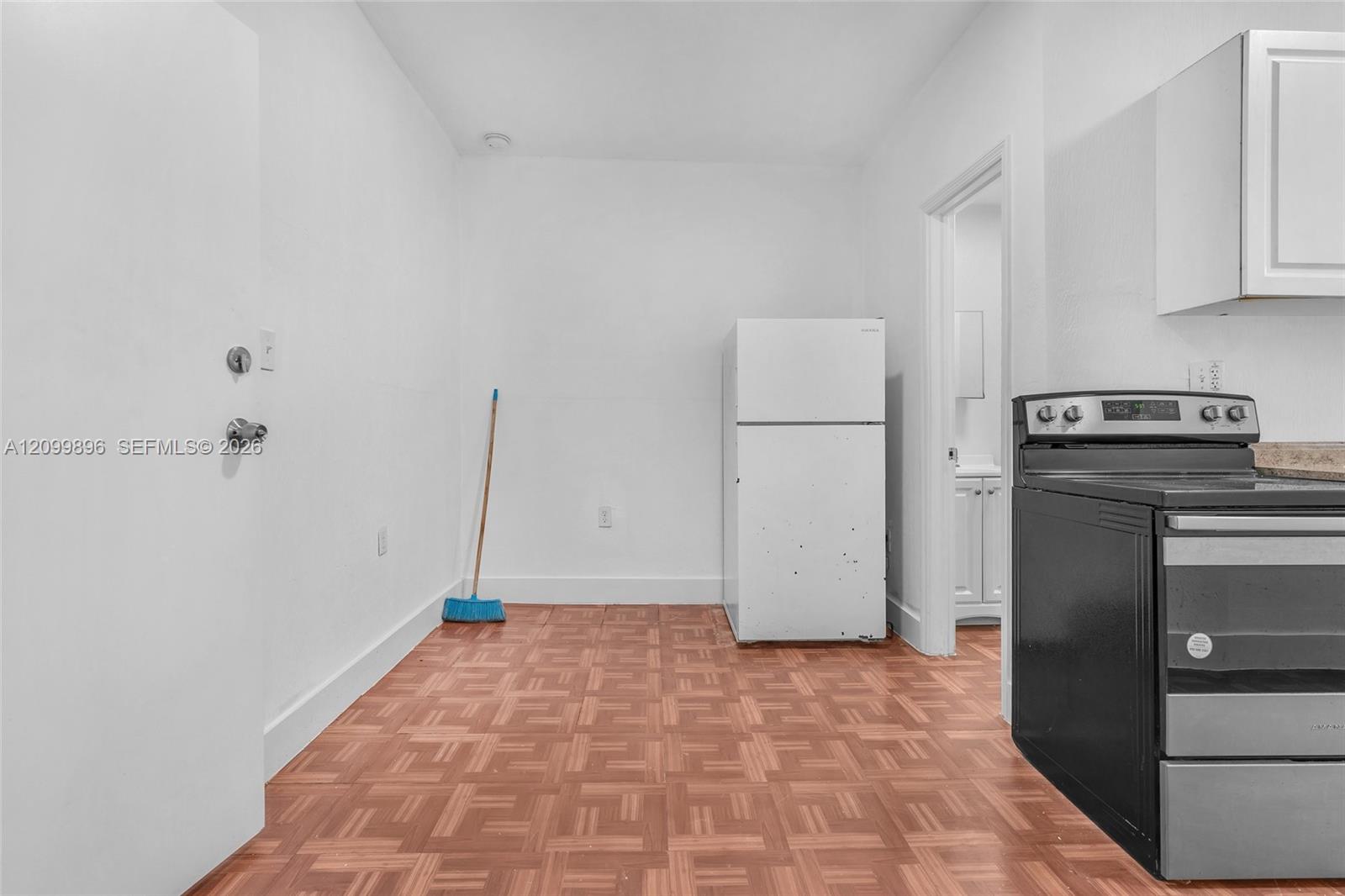   /   sq. ft. $ 2026-10-02 0 Photo