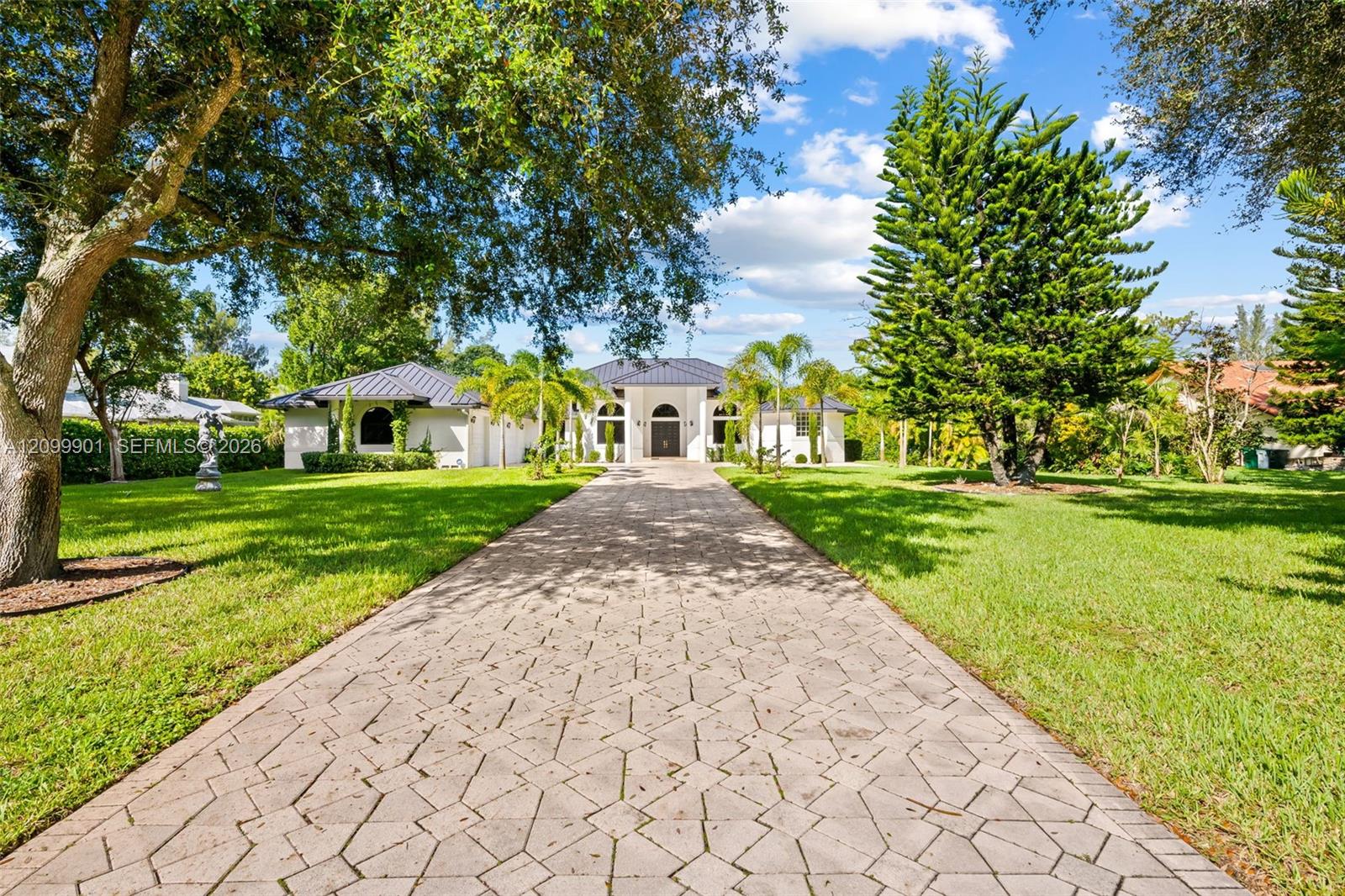 Ver detalles 6775 6 / 4 sq. ft. $ 2026-10-02 0 foto