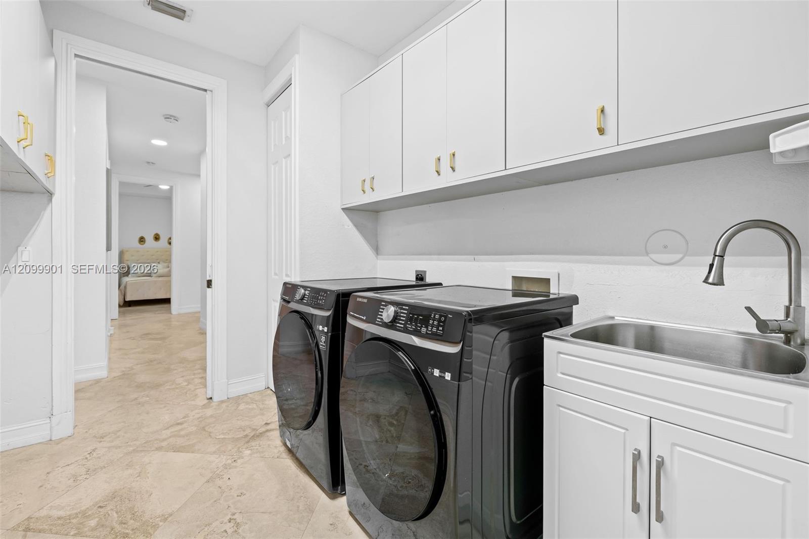 Ver detalles 6775 6 / 4 sq. ft. $ 2026-10-02 0 foto