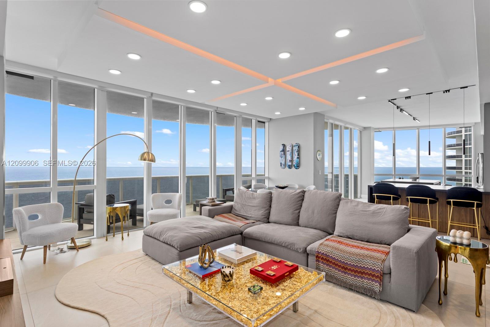 See details 2901 3 / 4 2768 sq. ft. $ 2026-10-02 0 Photo
