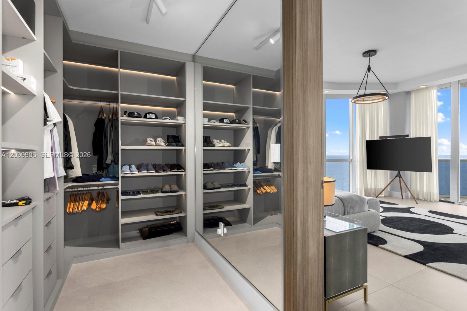 See details 2901 3 / 4 2768 sq. ft. $ 2026-10-02 0 Photo