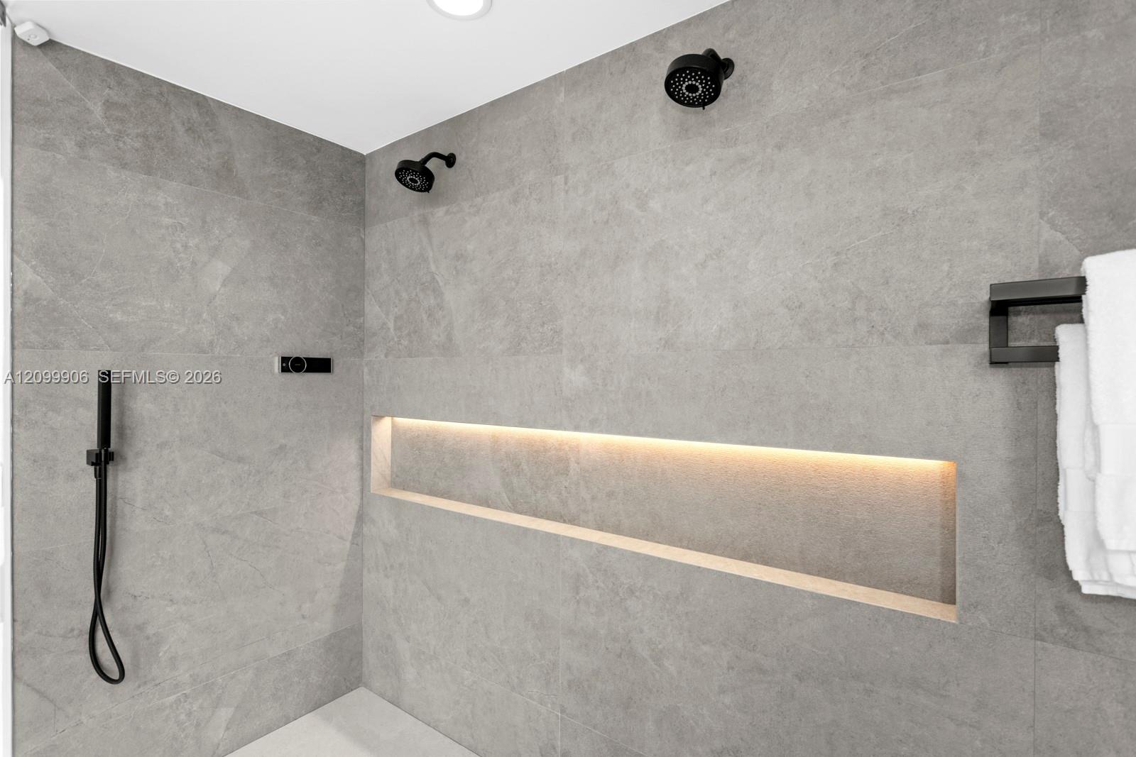 See details 2901 3 / 4 2768 sq. ft. $ 2026-10-02 0 Photo