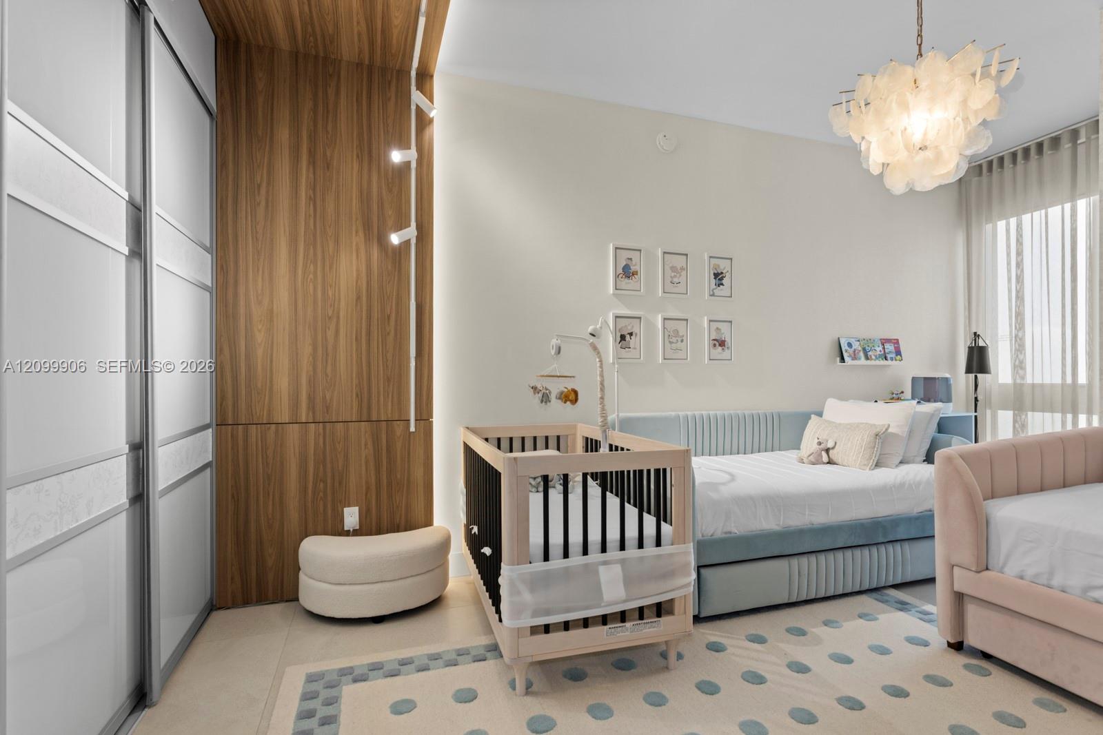 See details 2901 3 / 4 2768 sq. ft. $ 2026-10-02 0 Photo