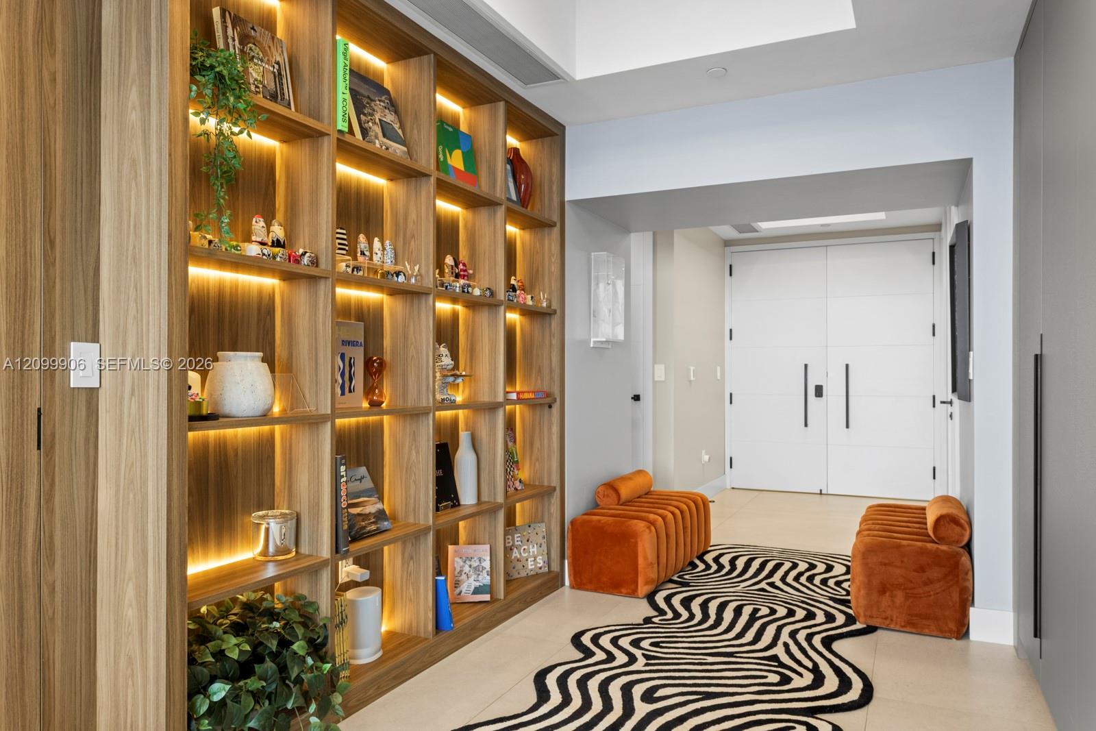 See details 2901 3 / 4 2768 sq. ft. $ 2026-10-02 0 Photo