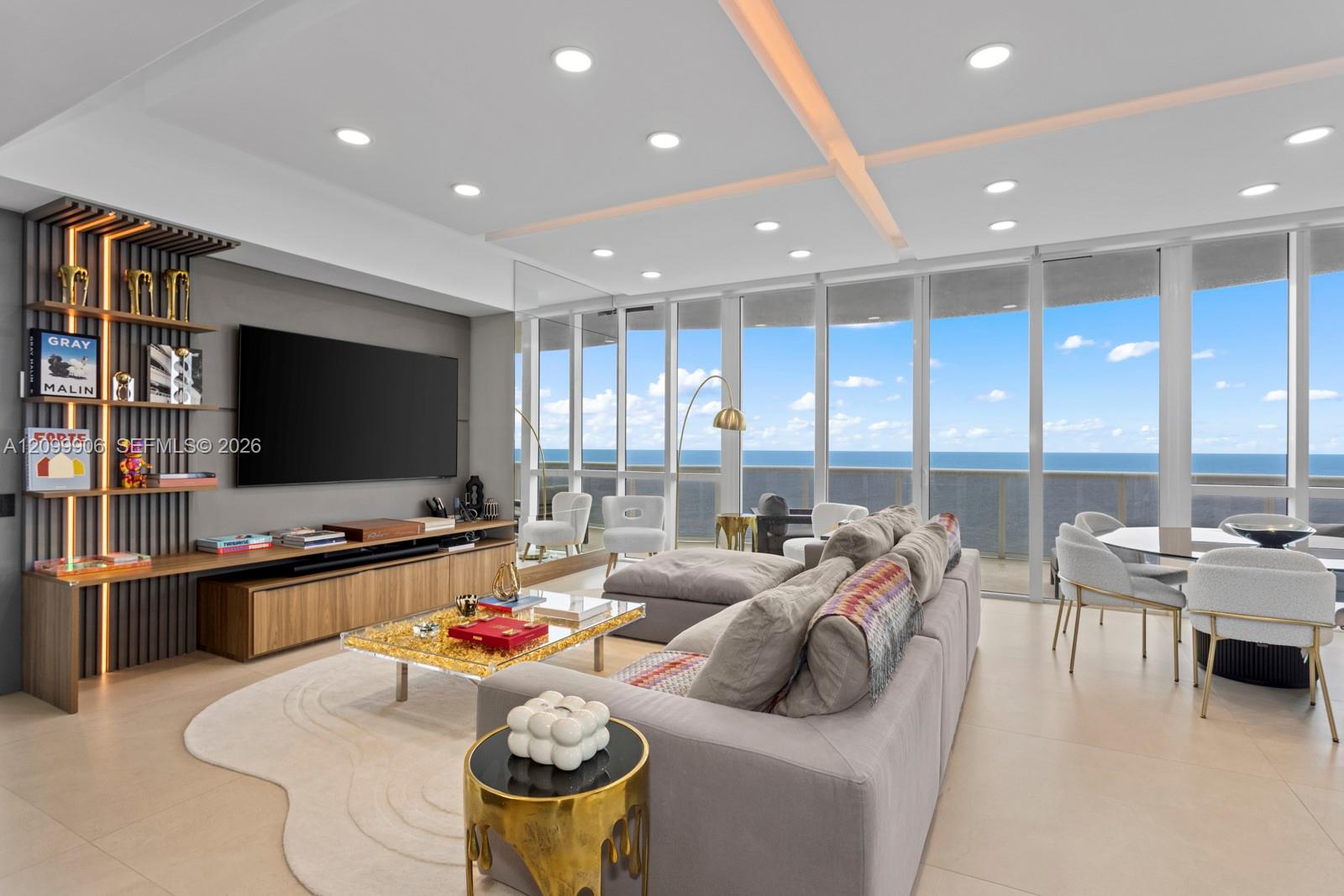 See details 2901 3 / 4 2768 sq. ft. $ 2026-10-02 0 Photo