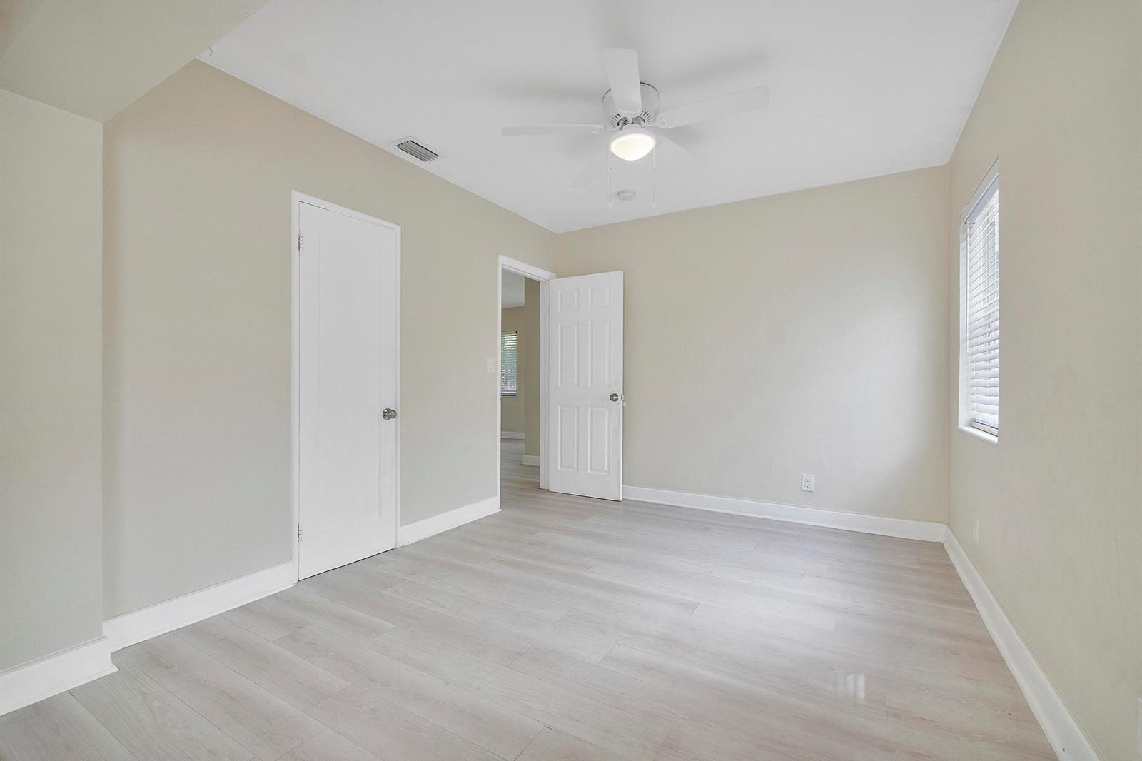 Ver detalles / 0 1742 sq. ft. $ 2026-10-04 0 foto