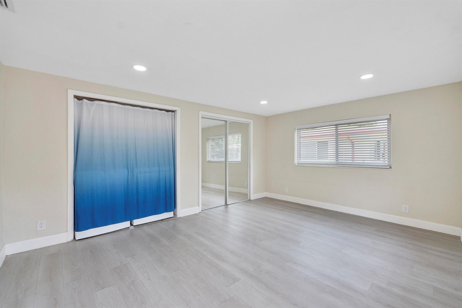 Ver detalles / 0 1742 sq. ft. $ 2026-10-04 0 foto
