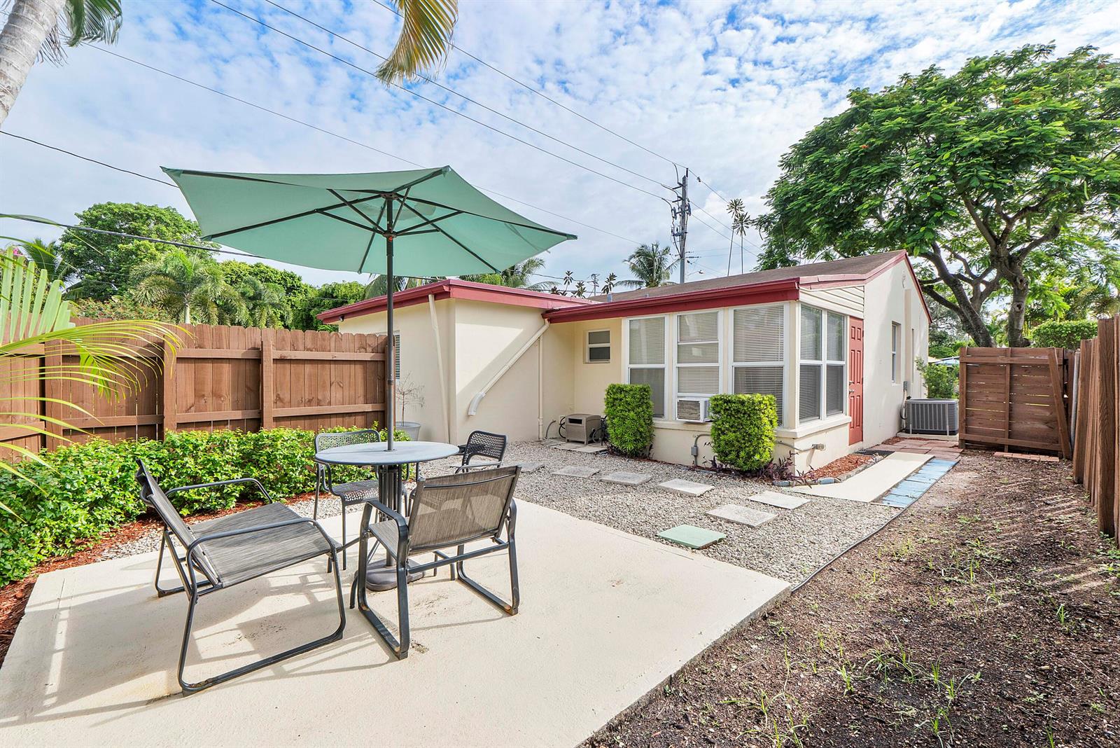 Ver detalles / 0 1742 sq. ft. $ 2026-10-04 0 foto