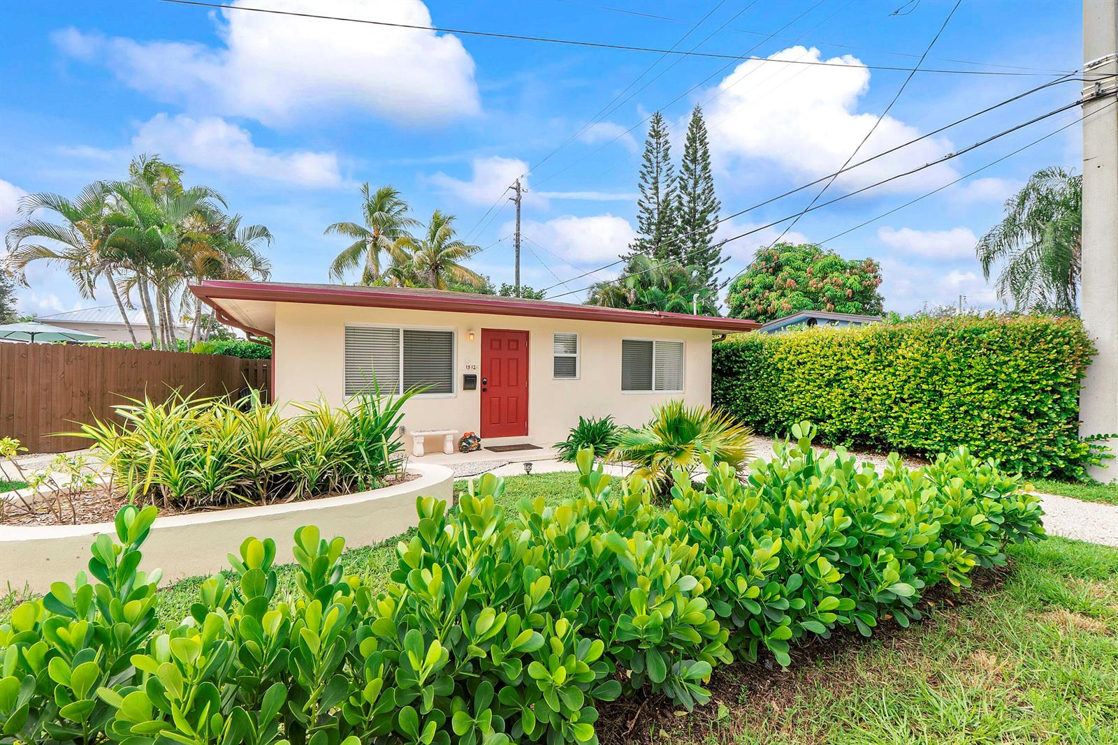Ver detalles / 0 1742 sq. ft. $ 2026-10-04 0 foto