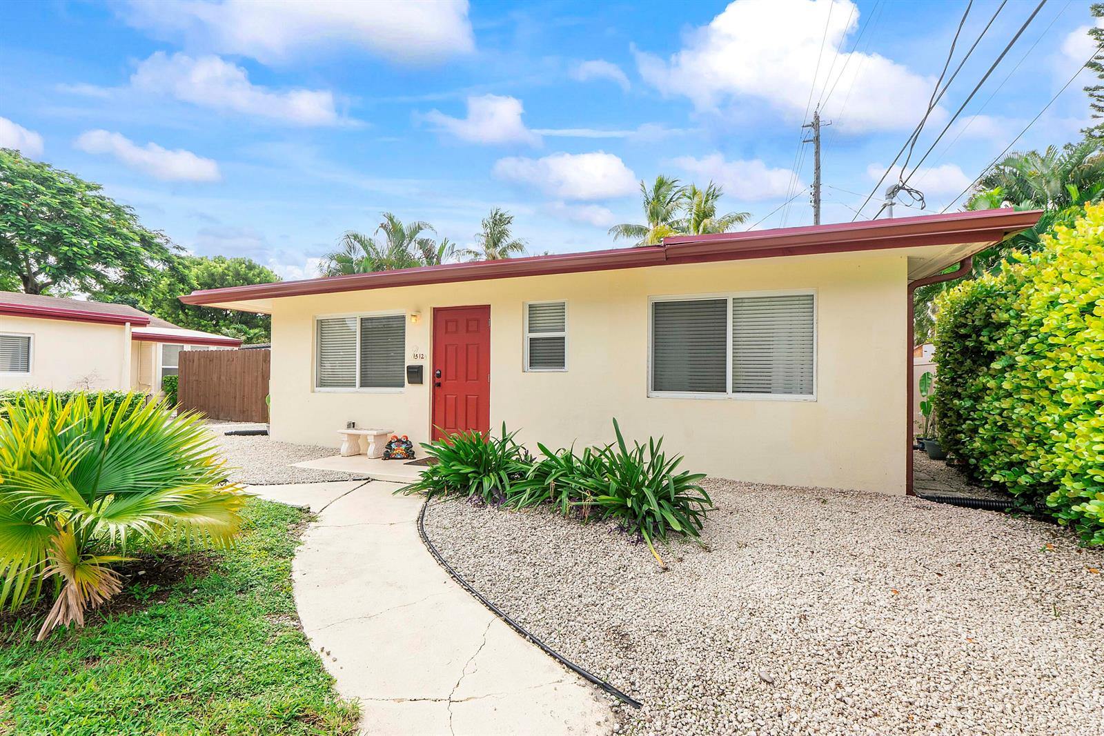 Ver detalles / 0 1742 sq. ft. $ 2026-10-04 0 foto