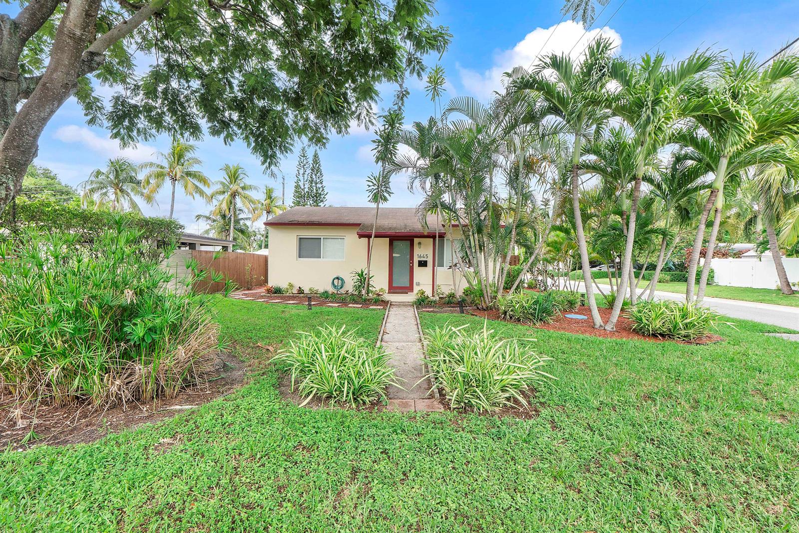 Ver detalles / 0 1742 sq. ft. $ 2026-10-04 0 foto