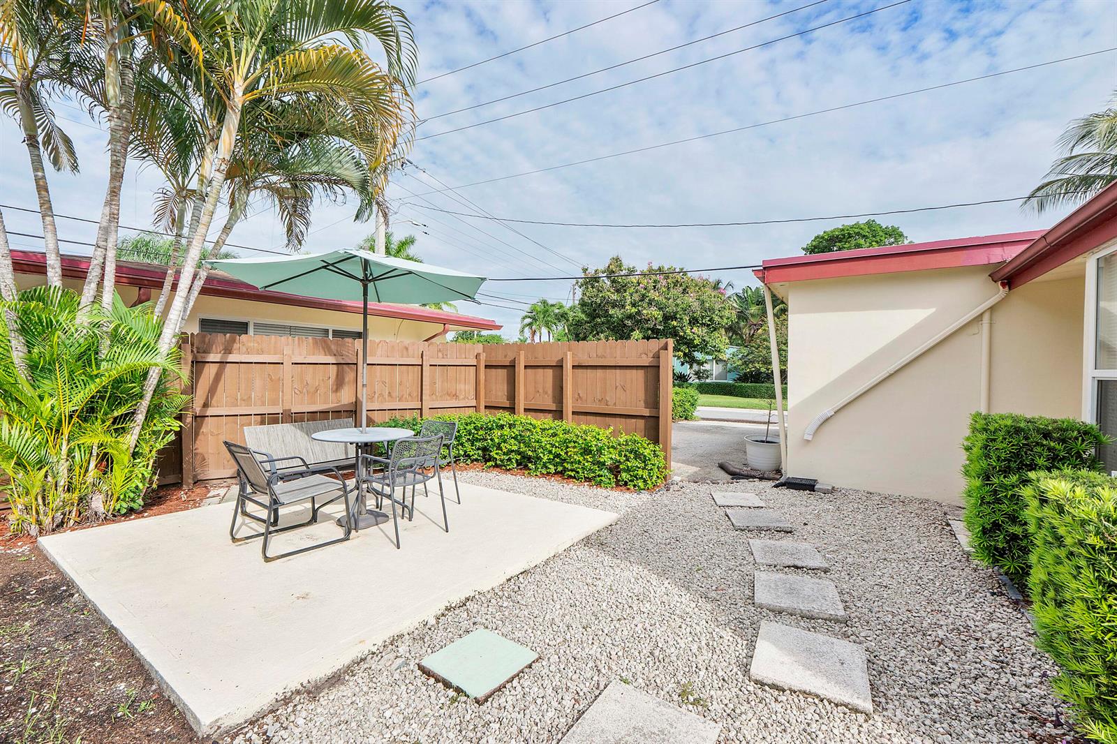 Ver detalles / 0 1742 sq. ft. $ 2026-10-04 0 foto