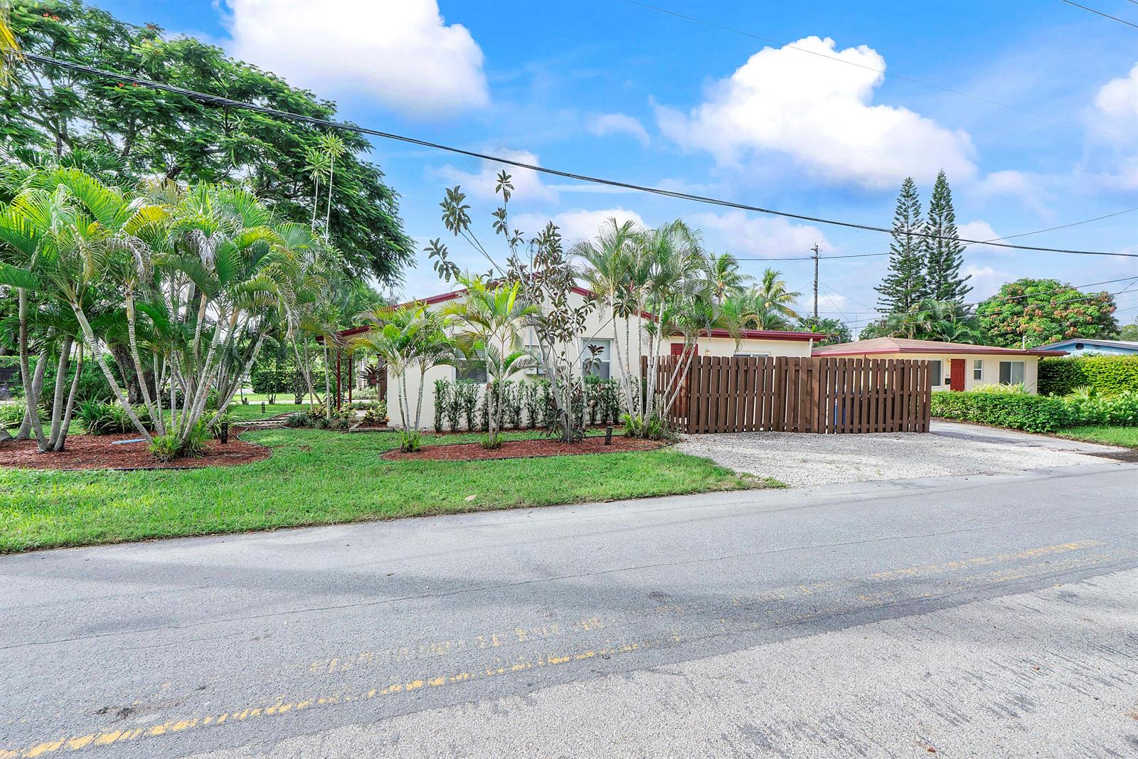 Ver detalles / 0 1742 sq. ft. $ 2026-10-04 0 foto
