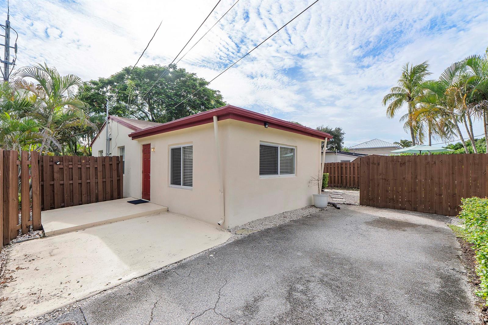 Ver detalles / 0 1742 sq. ft. $ 2026-10-04 0 foto