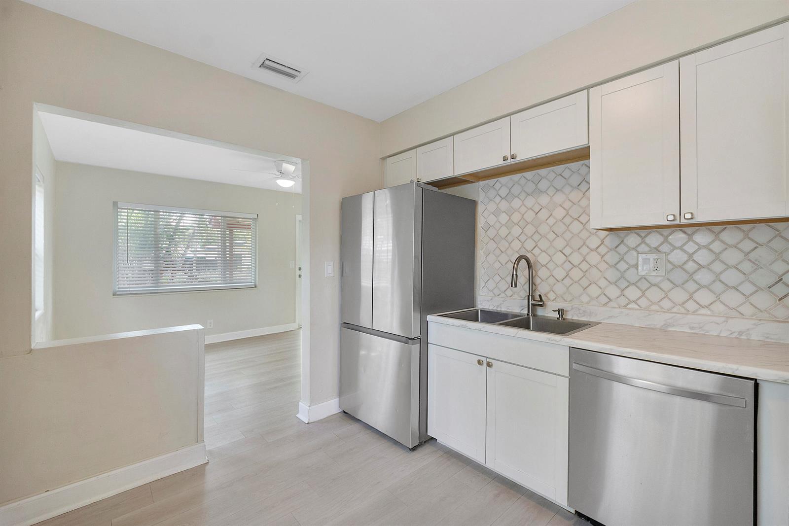 Ver detalles / 0 1742 sq. ft. $ 2026-10-04 0 foto