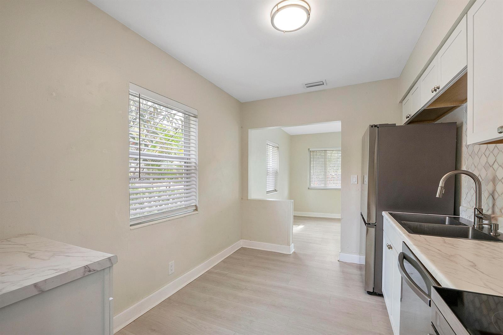 Ver detalles / 0 1742 sq. ft. $ 2026-10-04 0 foto