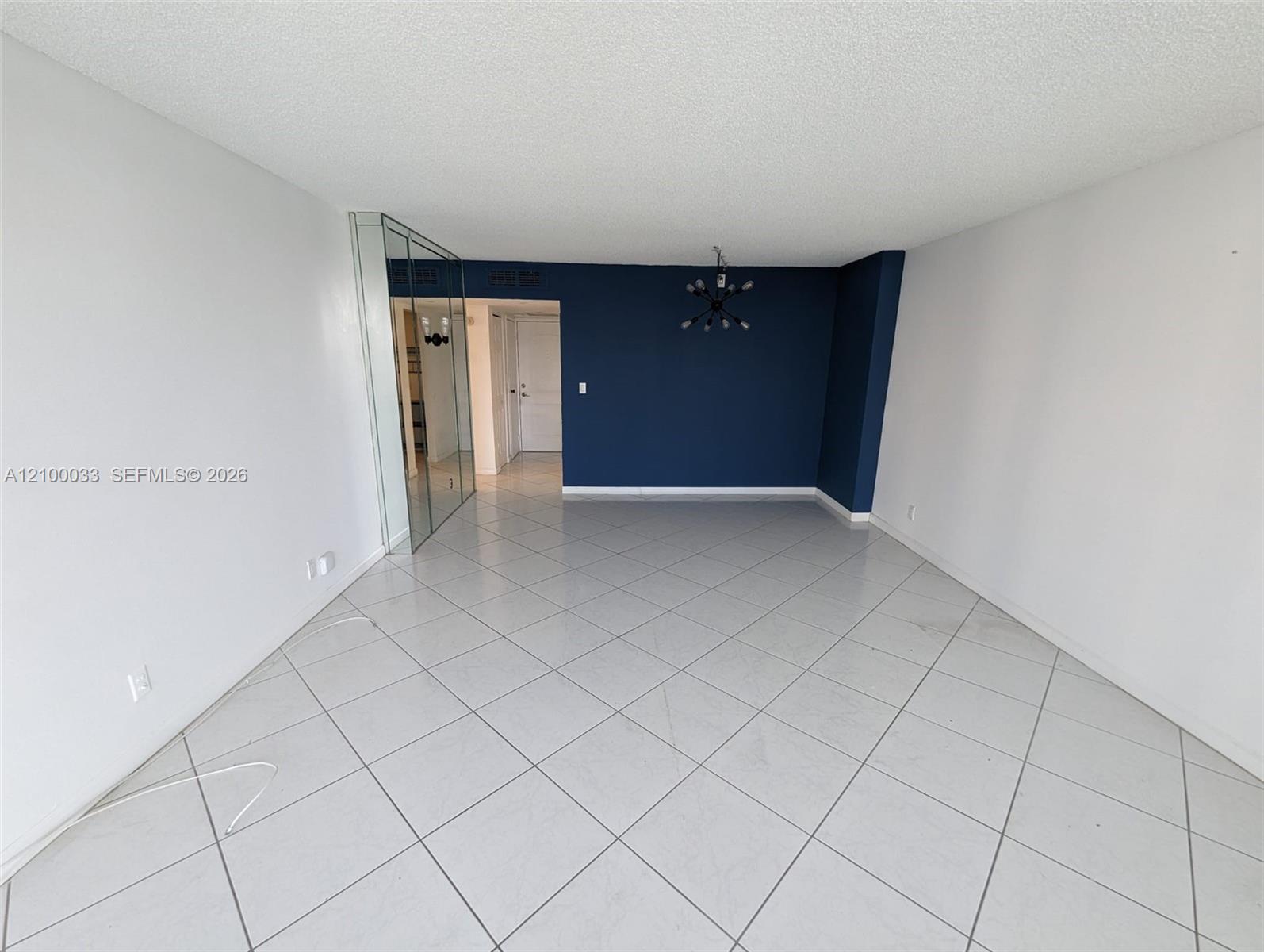 730 1 / 2 991 sq. ft. $ 2026-10-03 0 Photo
