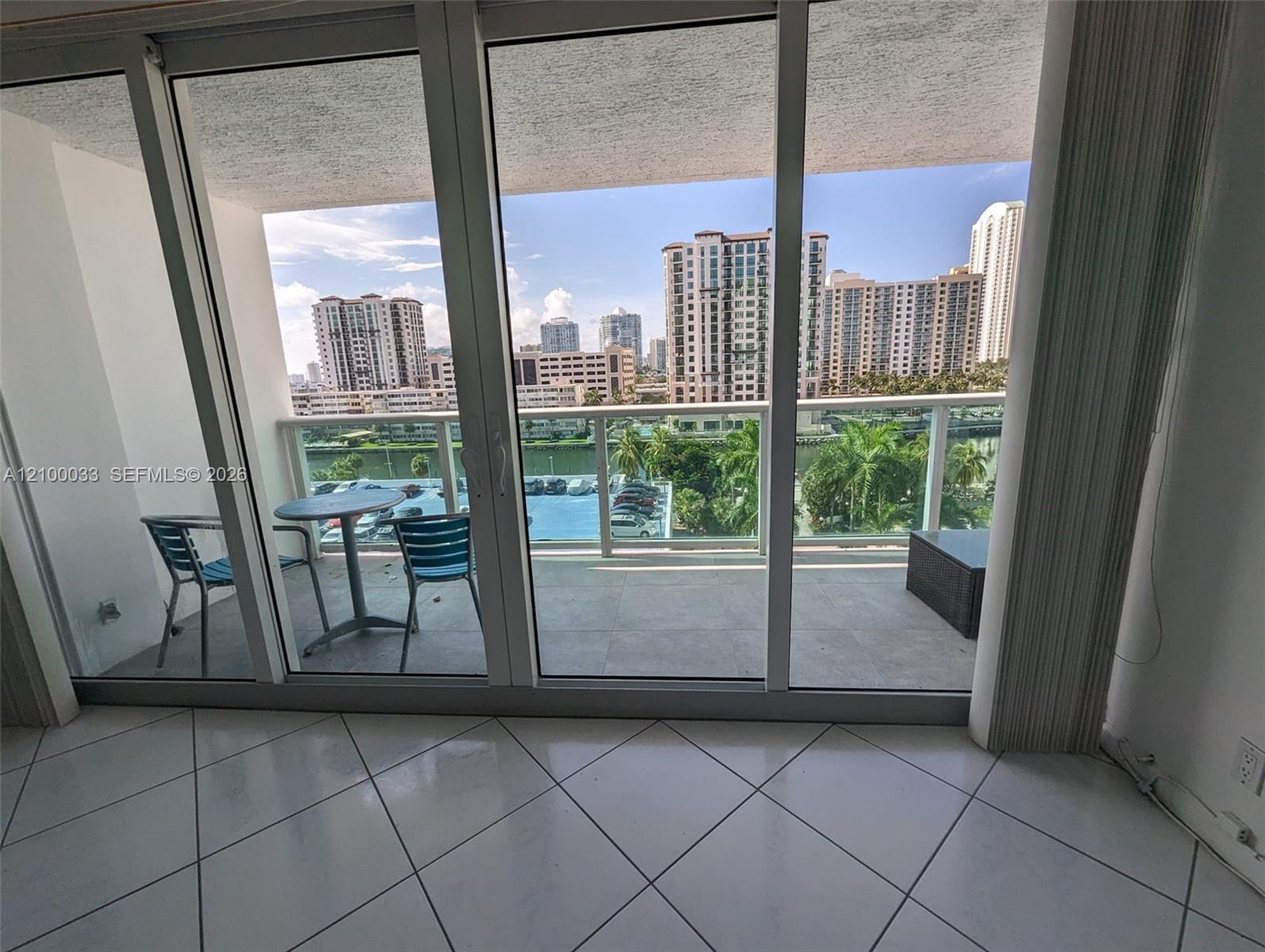 730 1 / 2 991 sq. ft. $ 2026-10-03 0 Photo