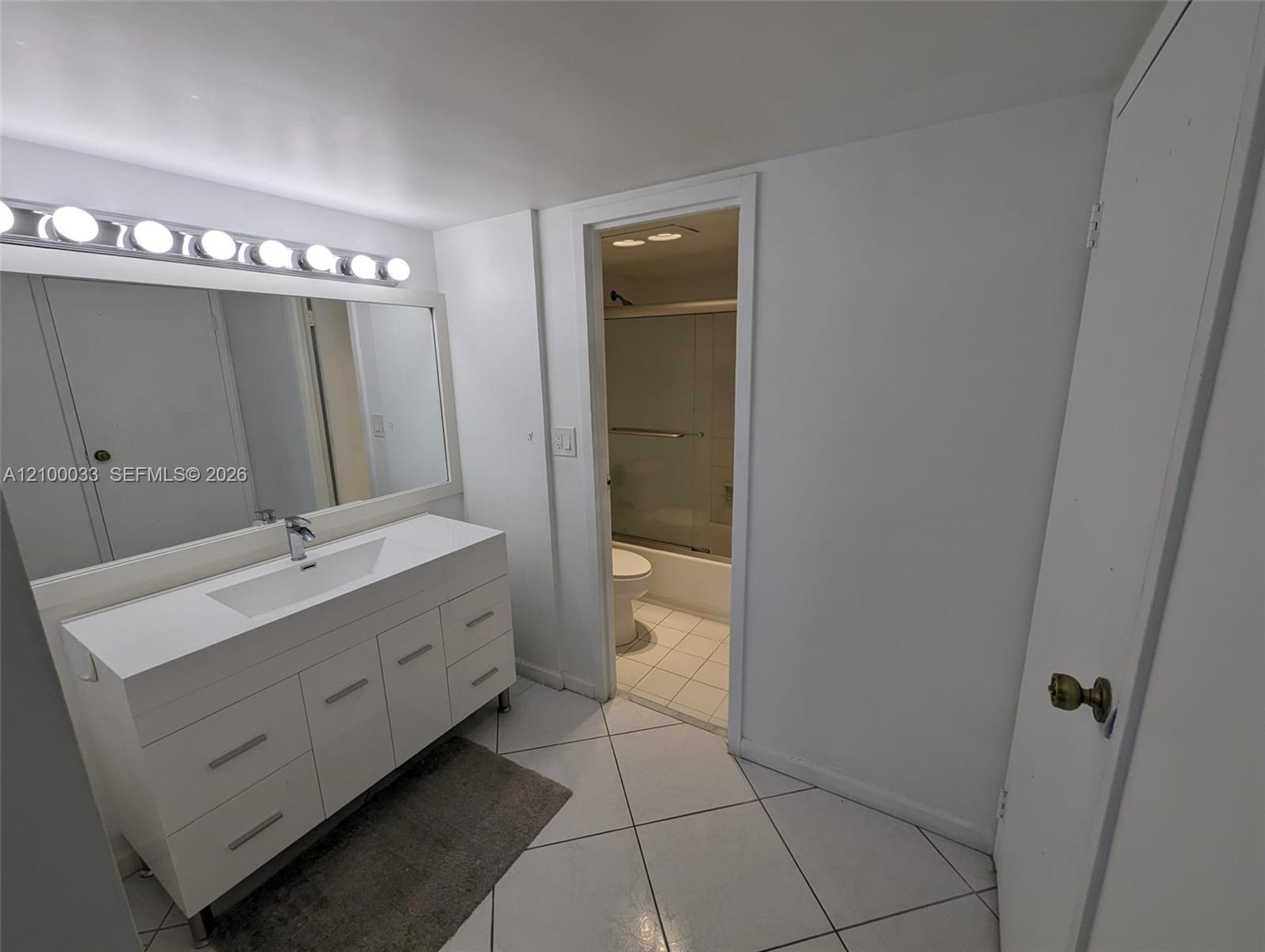 730 1 / 2 991 sq. ft. $ 2026-10-03 0 Photo