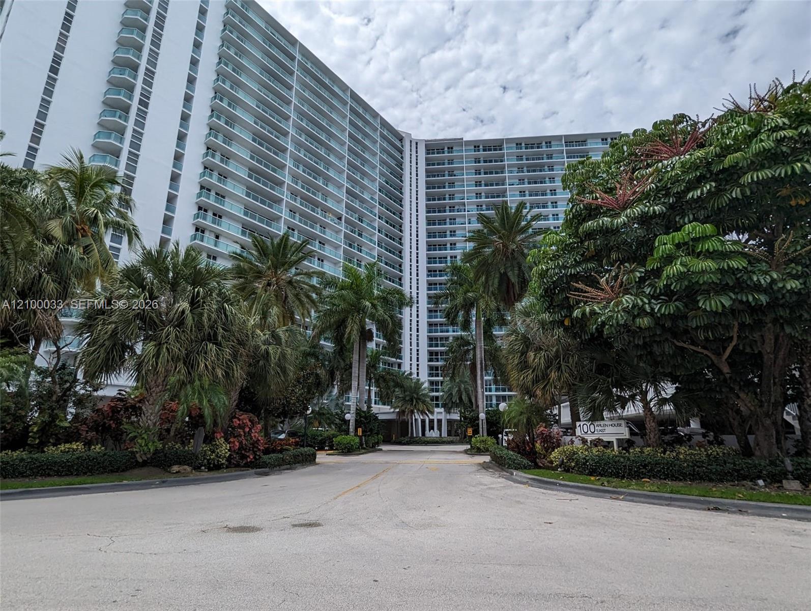 730 1 / 2 991 sq. ft. $ 2026-10-03 0 Photo